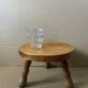 Petit tabouret en bois massif