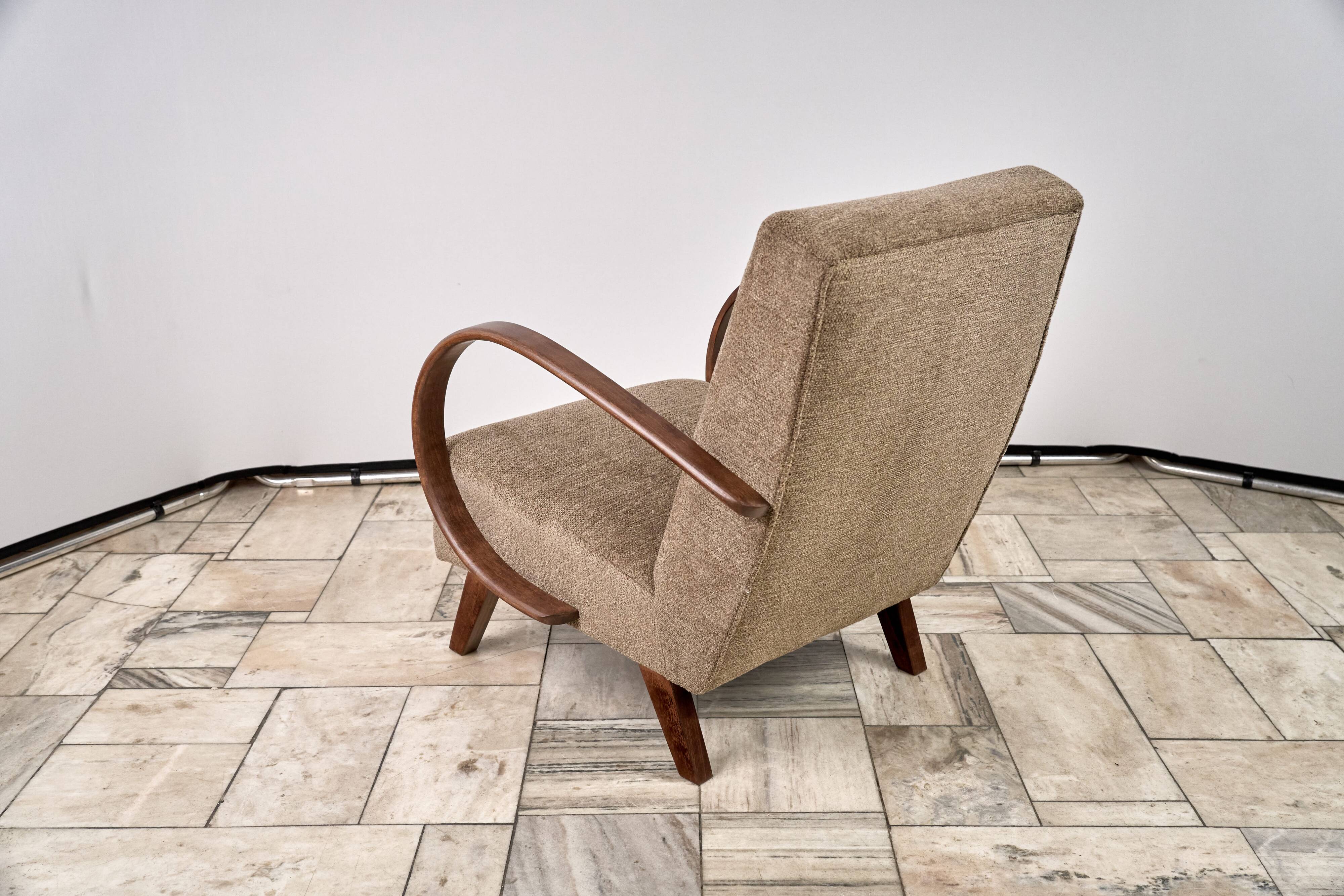 H 410 Armchair designed by Jindrich Halabala, 1940s, Czechoslovakia