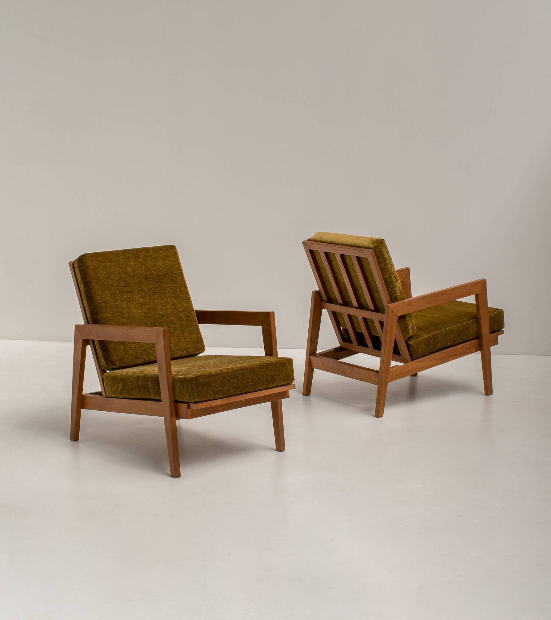 Paire de fauteuils de reconstruction française, France 1960s