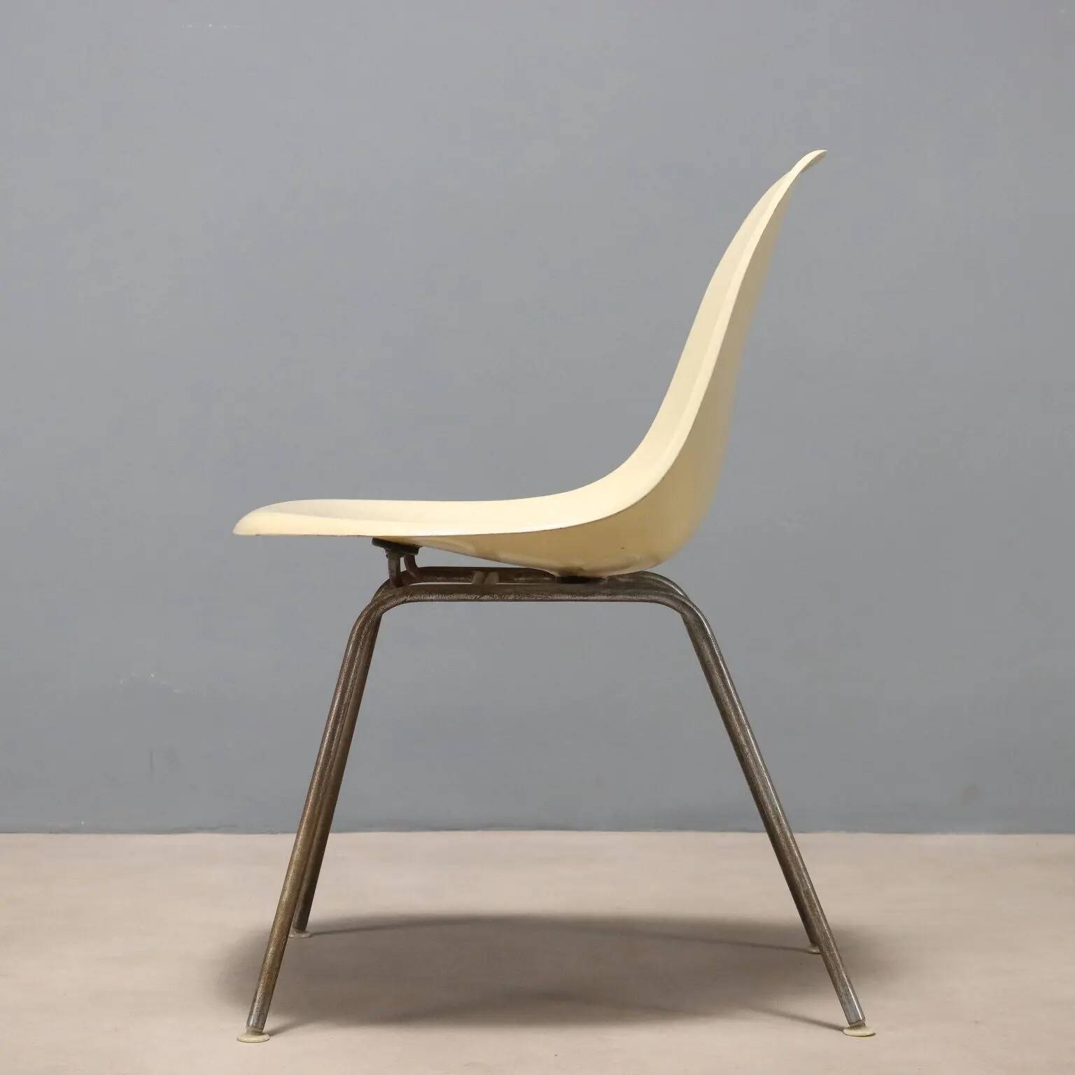 Herman Miller DSS chair vintage design by Charles & Ray Eames 1960s