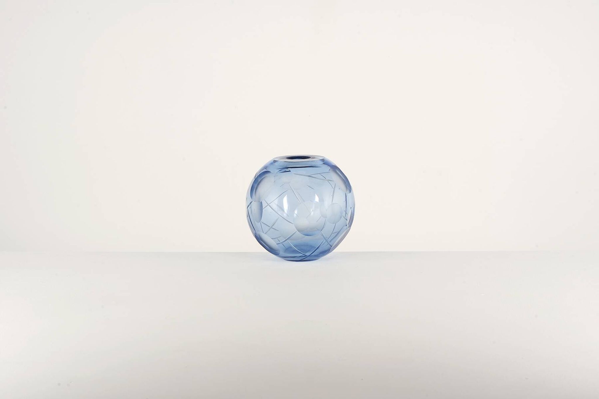 Art Deco vase by Vicke Lindstrand for Orrefors around 1930.