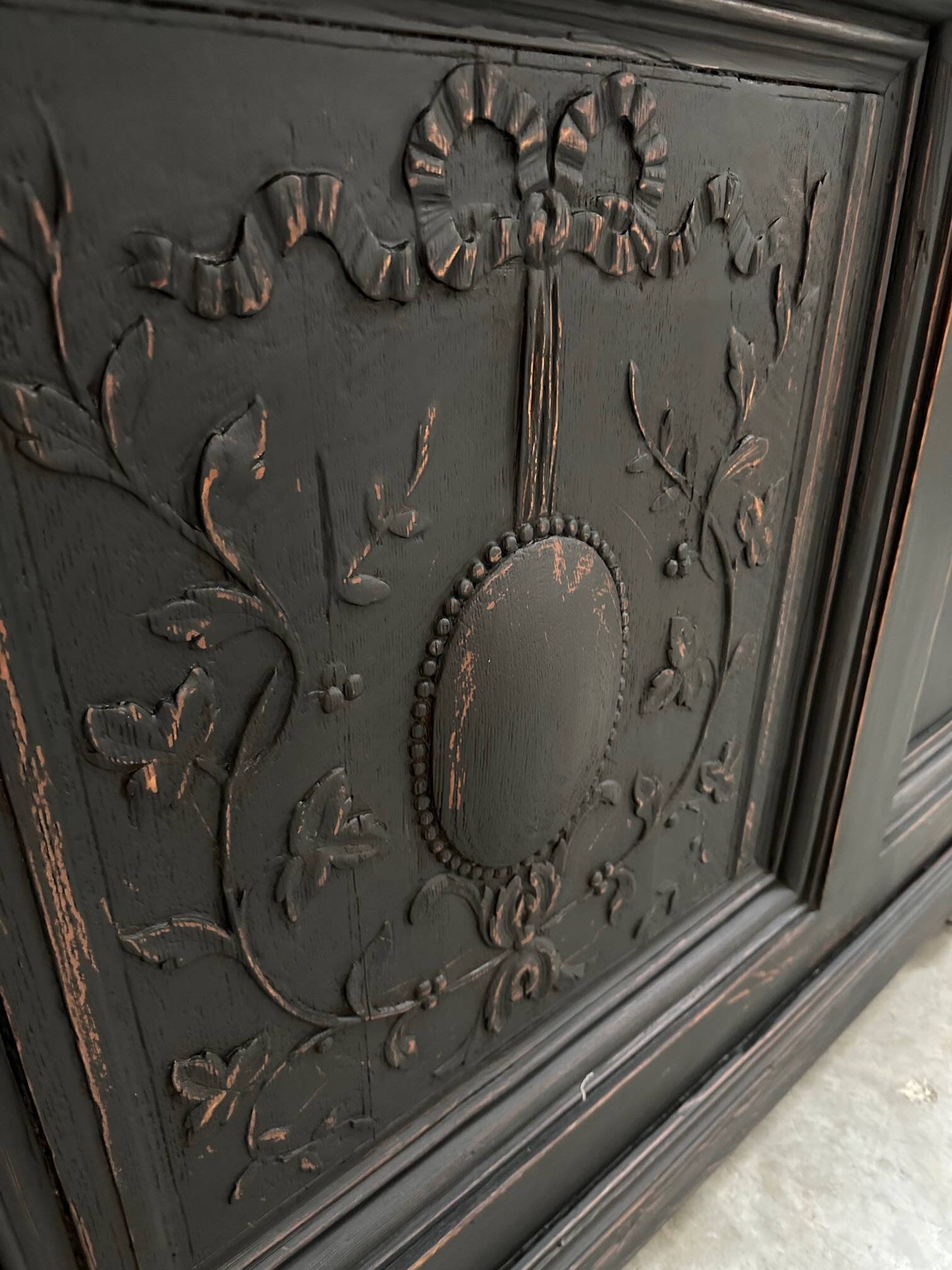 Early 20th century bar counter