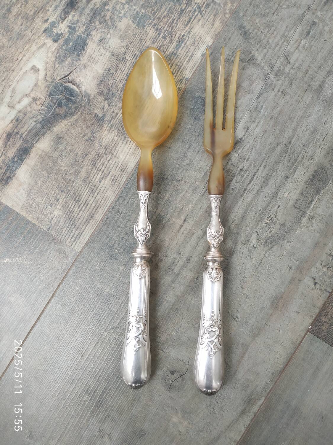 Duo of serving cutlery
