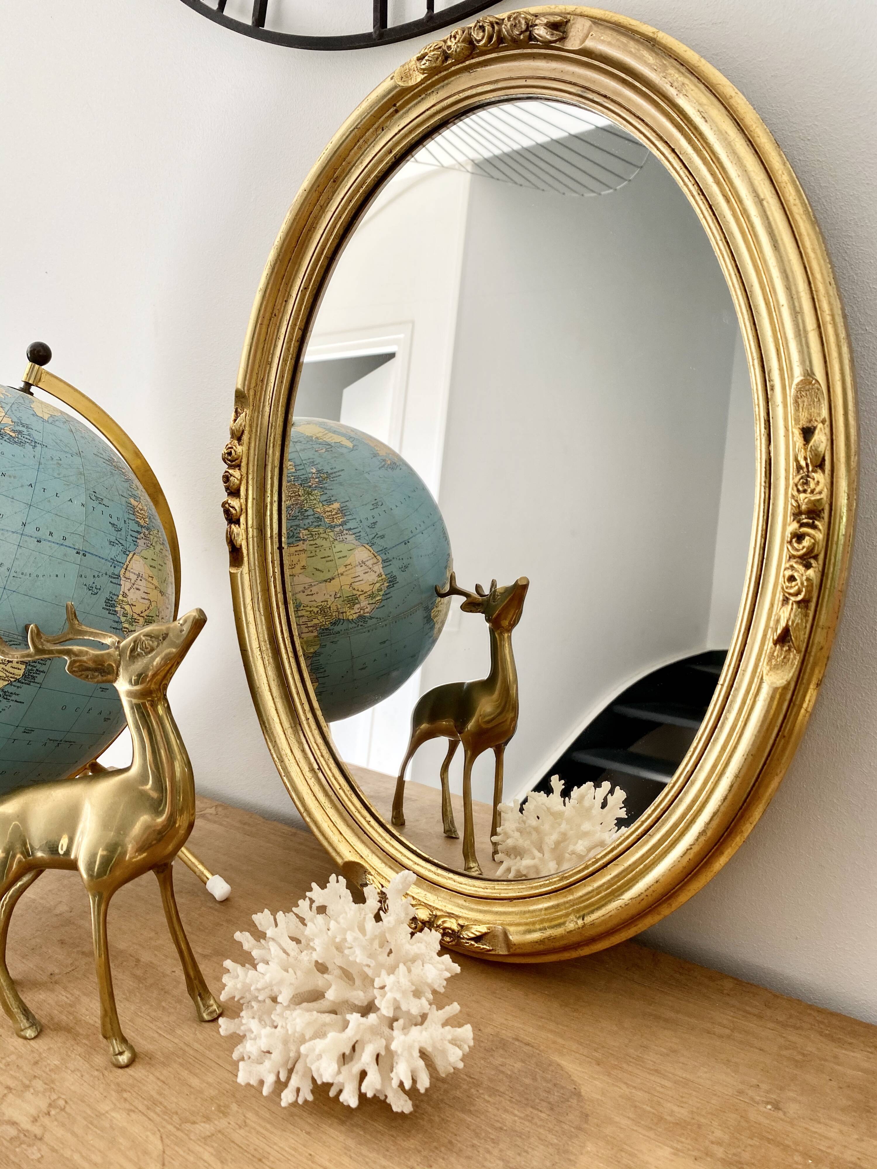 Golden mirror 47x37cm