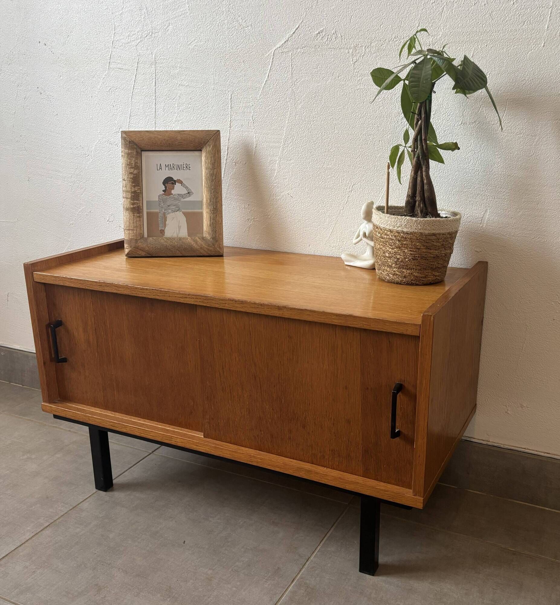 Small vintage oak piece of furniture, 1960s.