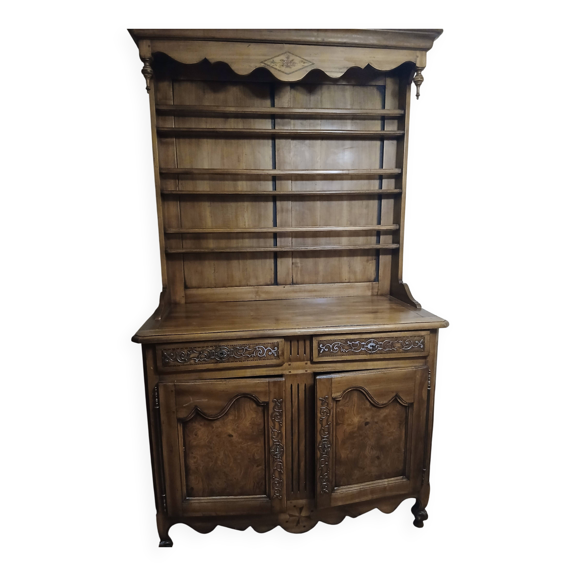 Antique Vendée dresser in solid elm by artisan Chaillou Hermouet.