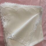 Napkins lined with lace