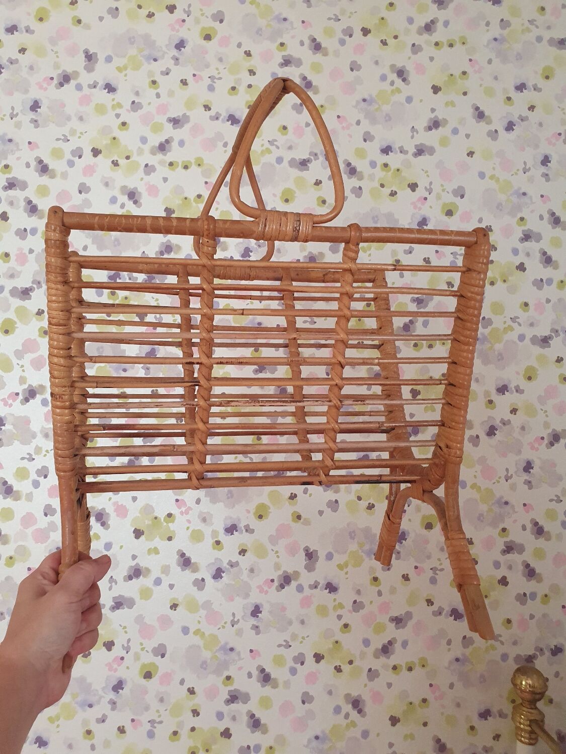 Vintage rattan magazine holder 70's