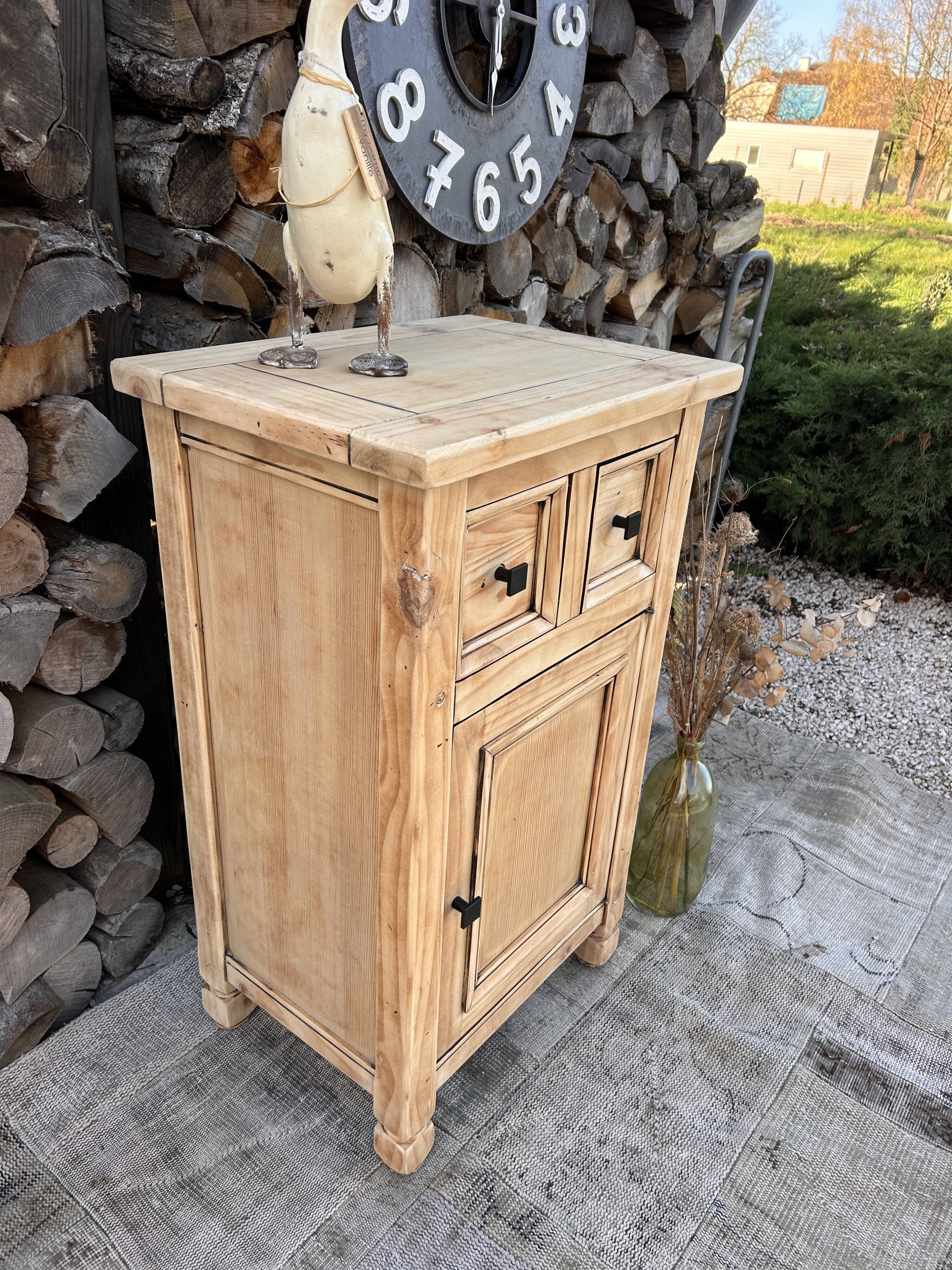 Meuble de rangement ancien bois