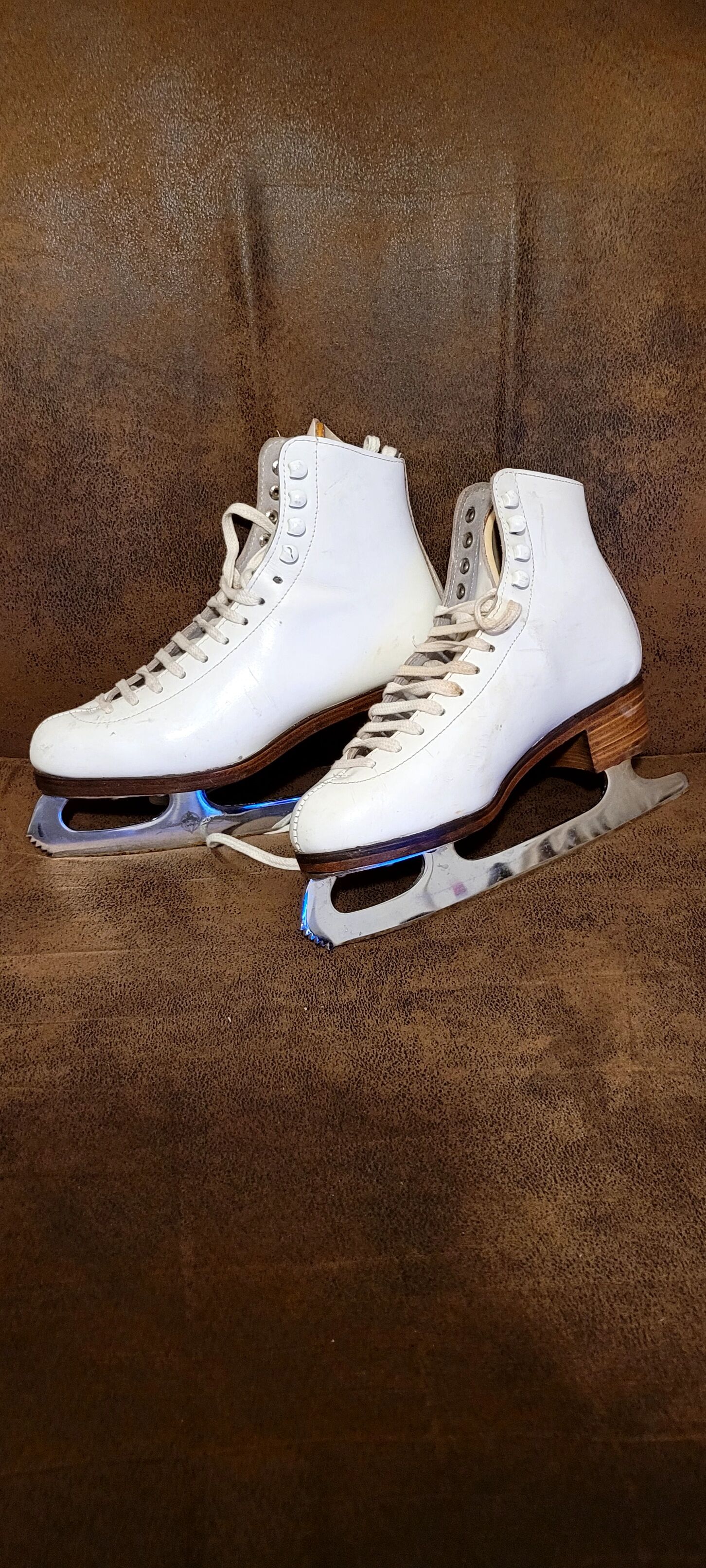 Nice ice skates