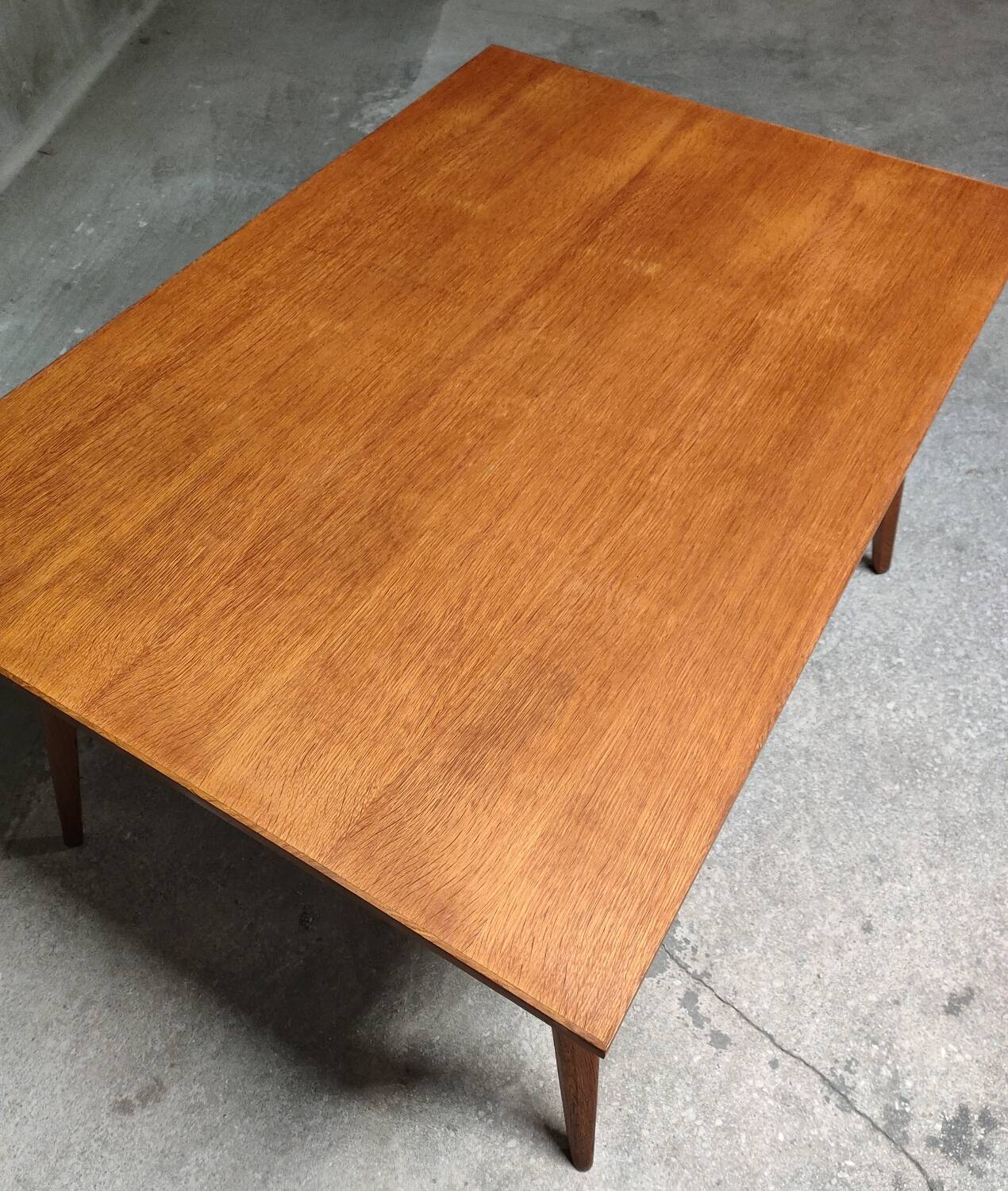 Table de salon pieds compas 50's en chêne 130x90 cm