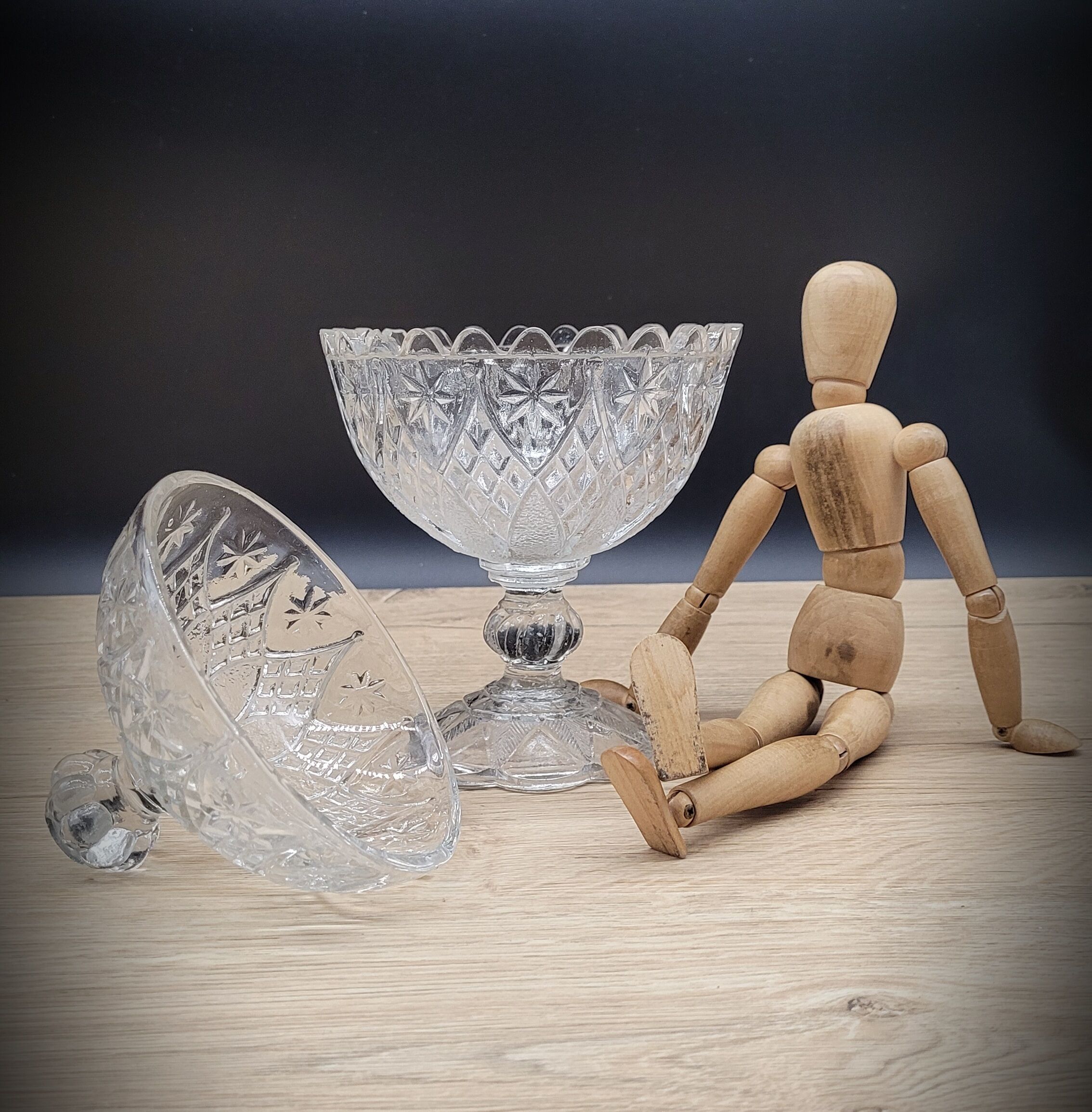 Empty pocket chiseled glass