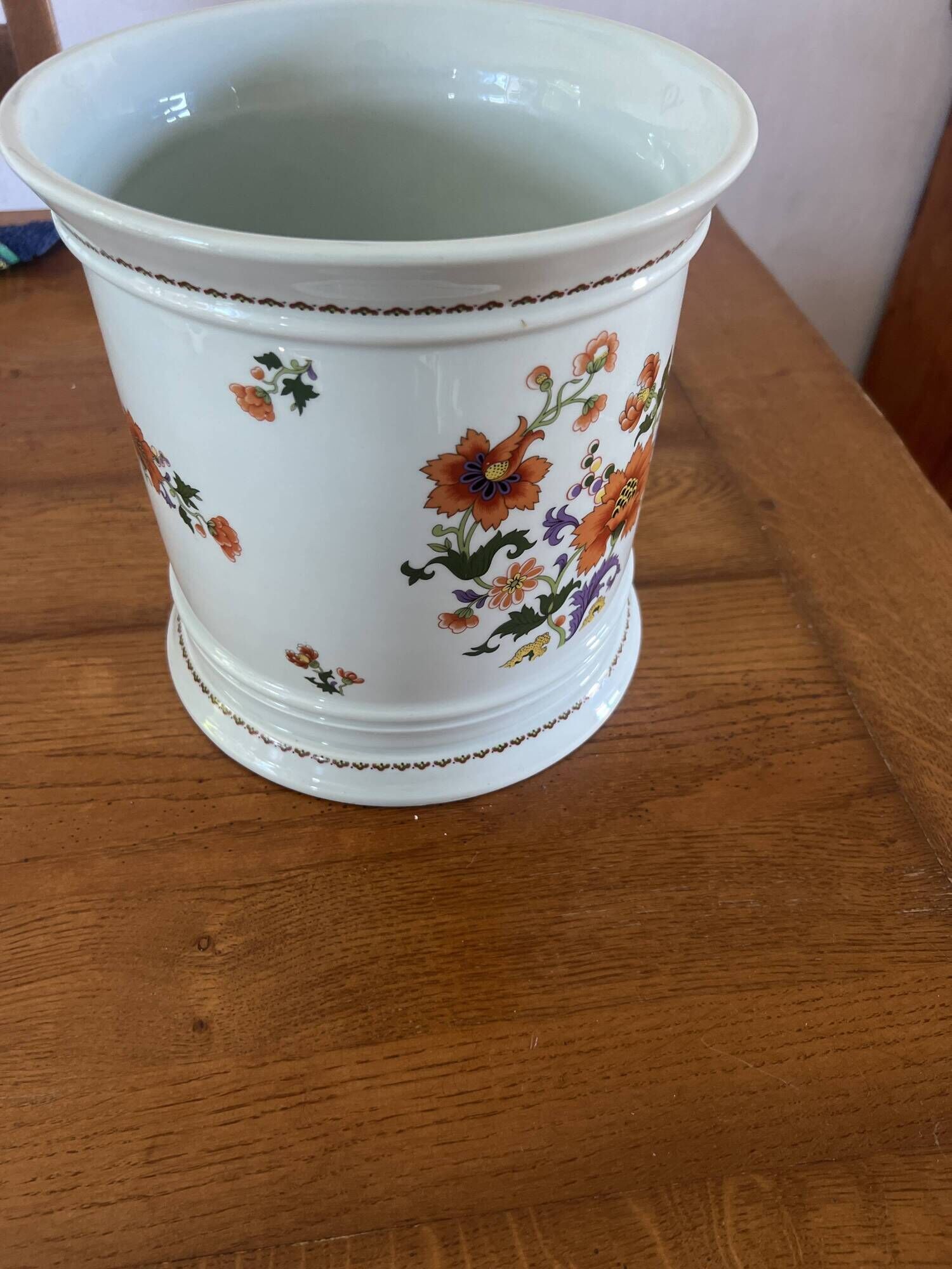 Cache pot