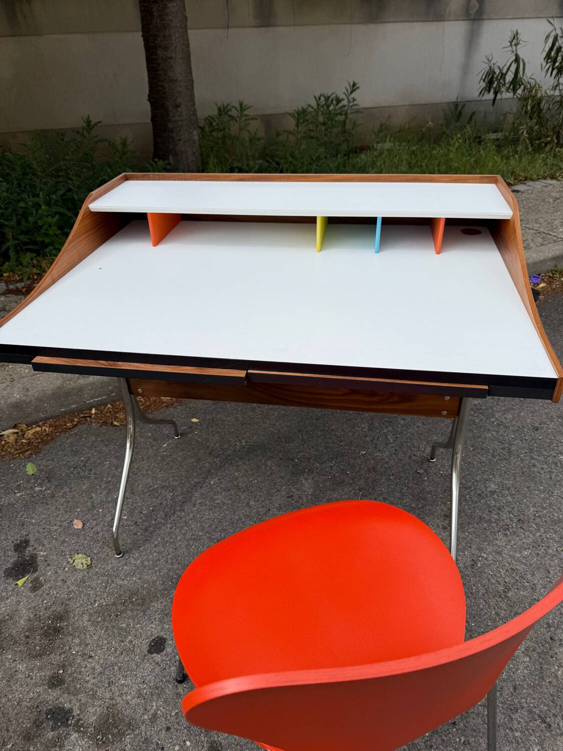 Vitra desk - Home desk - swag leg desk - George Nelson