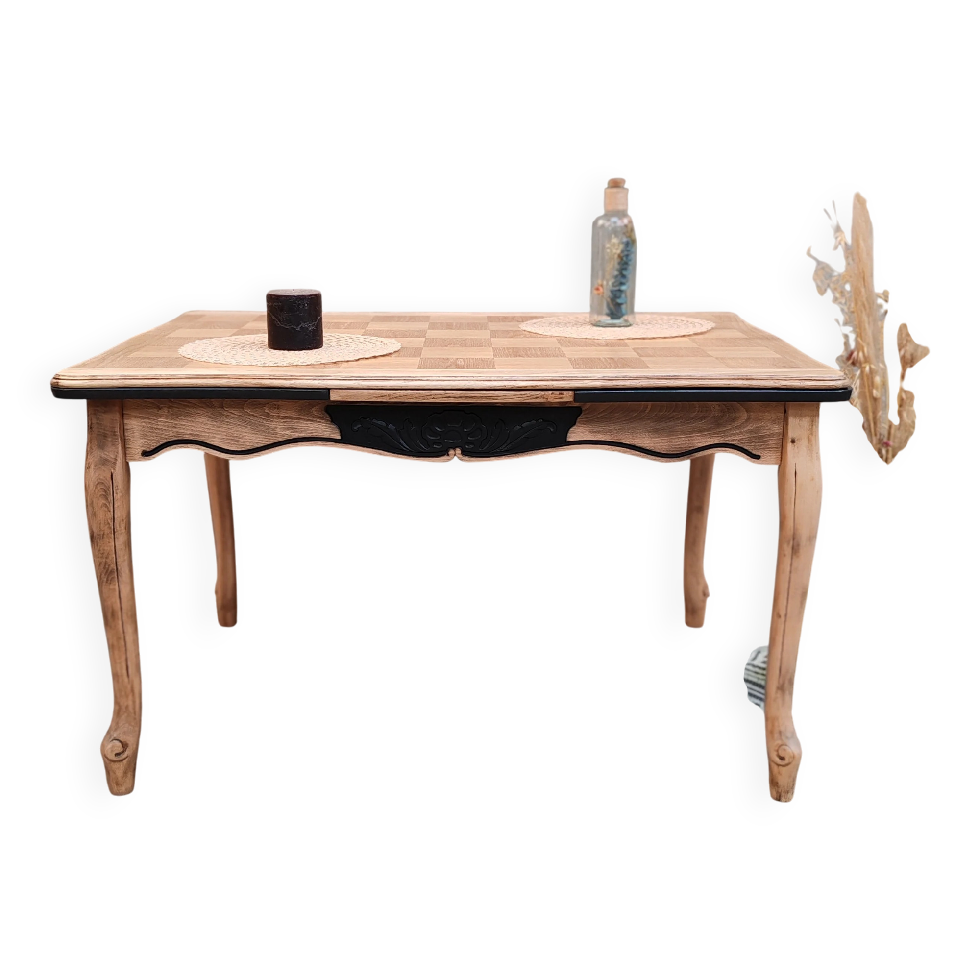 Checkerboard table with extension