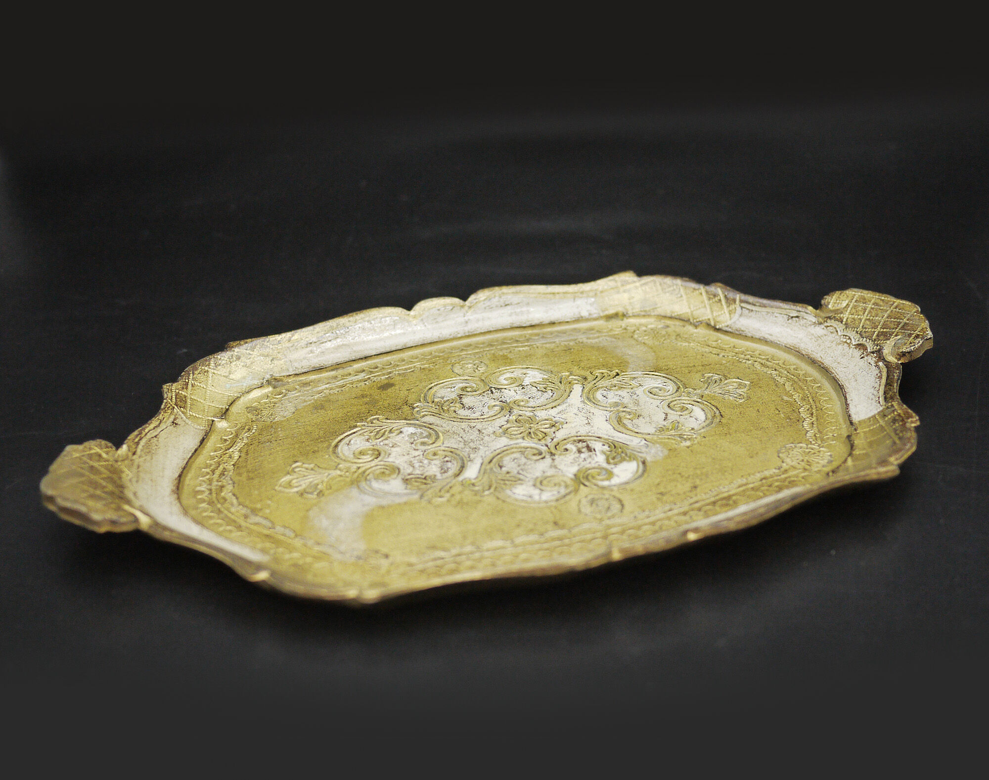 Florentine tray in resin painted in the hand with ornate handles