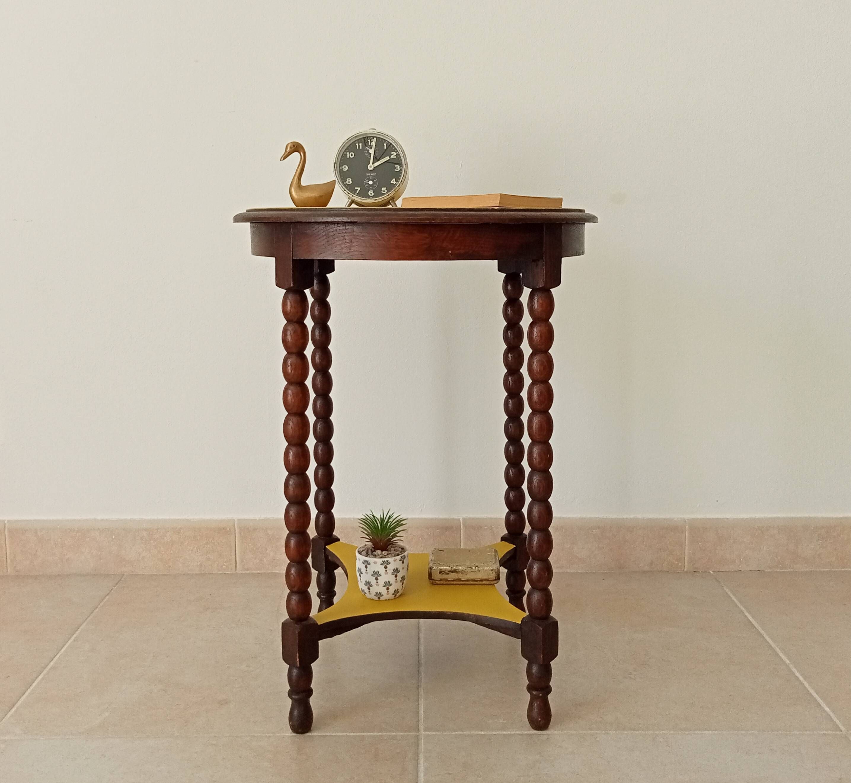 Old pedestal table, early 20th century, turned wooden legs