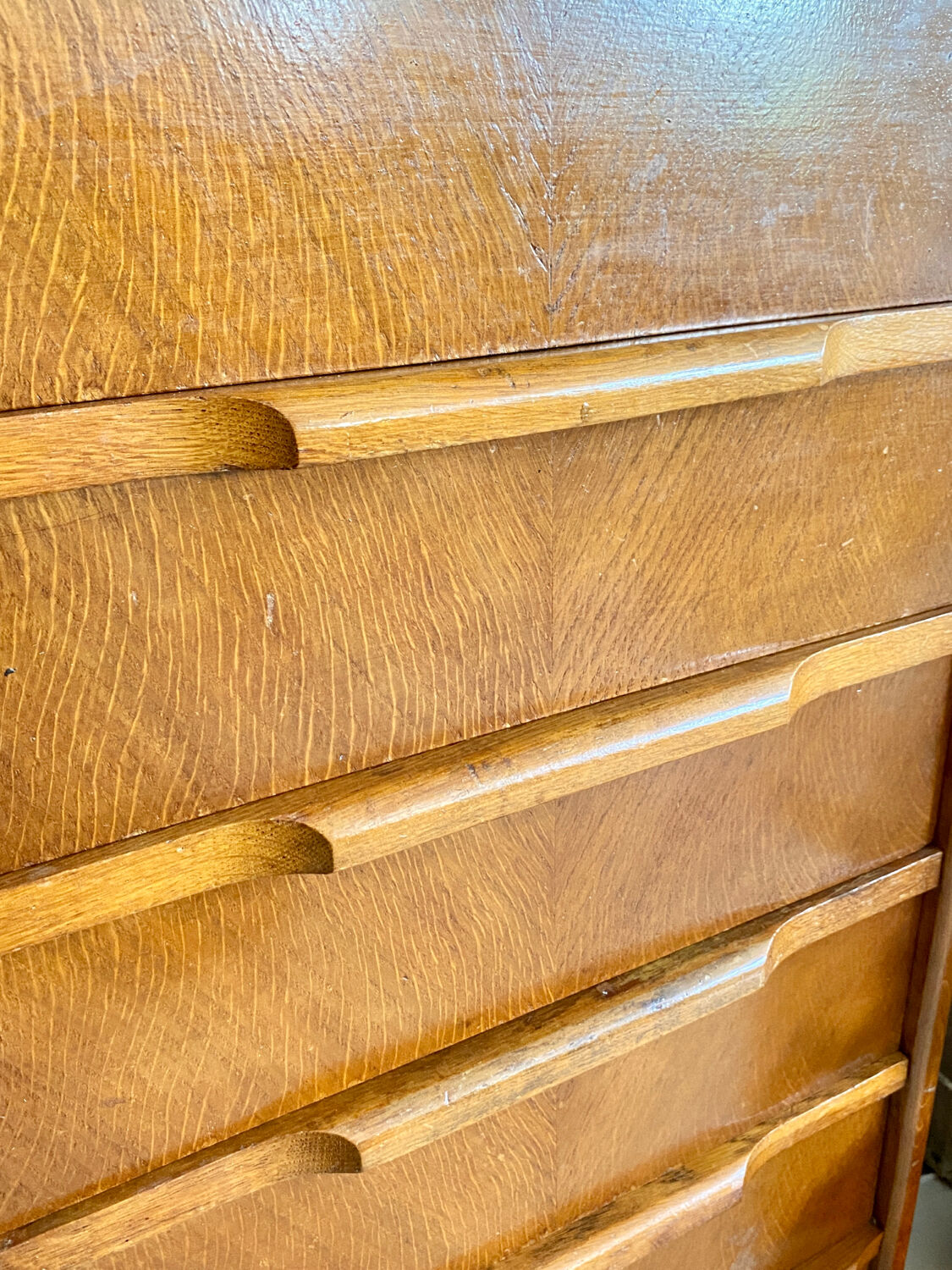 Vintage chest of drawers