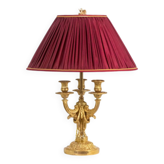 Eugène Bazart Paris. Lampe bouillotte en bronze doré. Circa 1880.