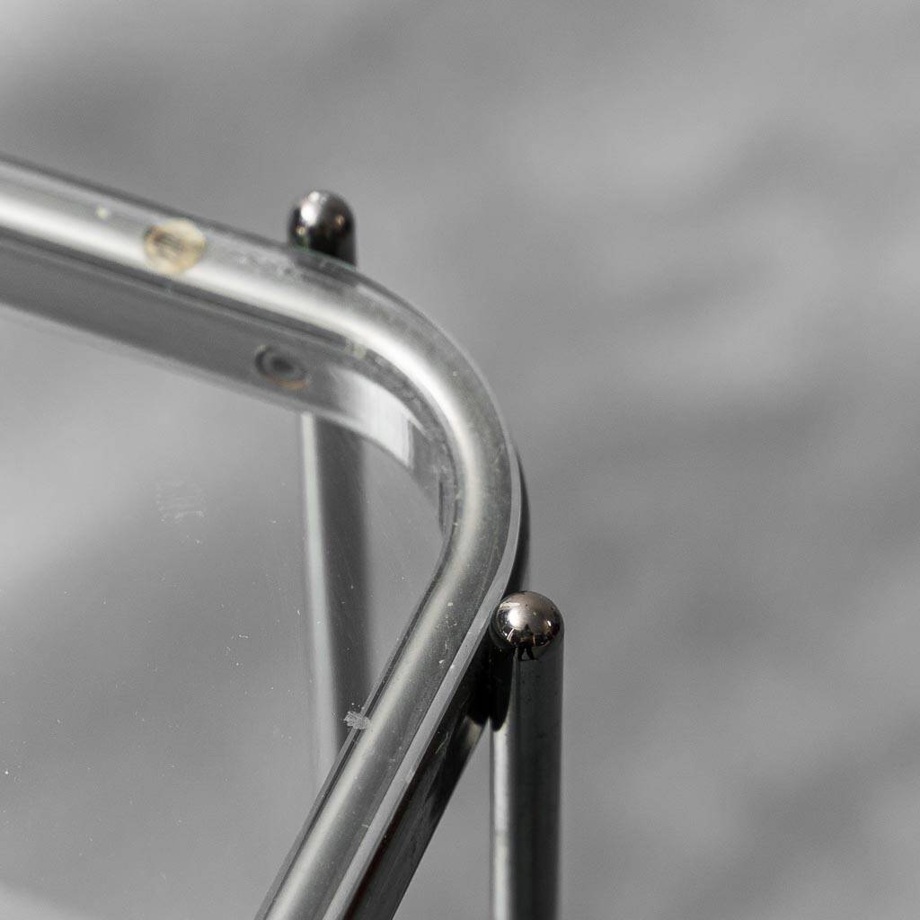 Carrello in metallo con ripiani in vetro anni ’60 vintage modernariato