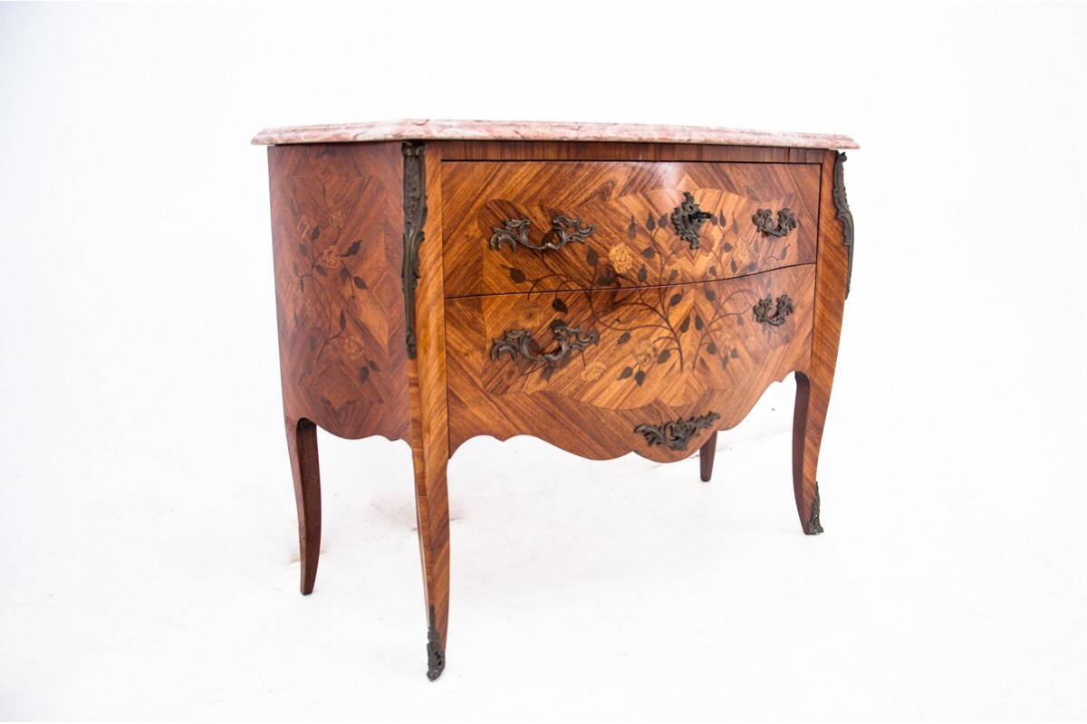 Commode avec intarsia et dessus de marbre, France, vers 1880.