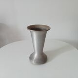 Vase ancien de cimetière en aluminium