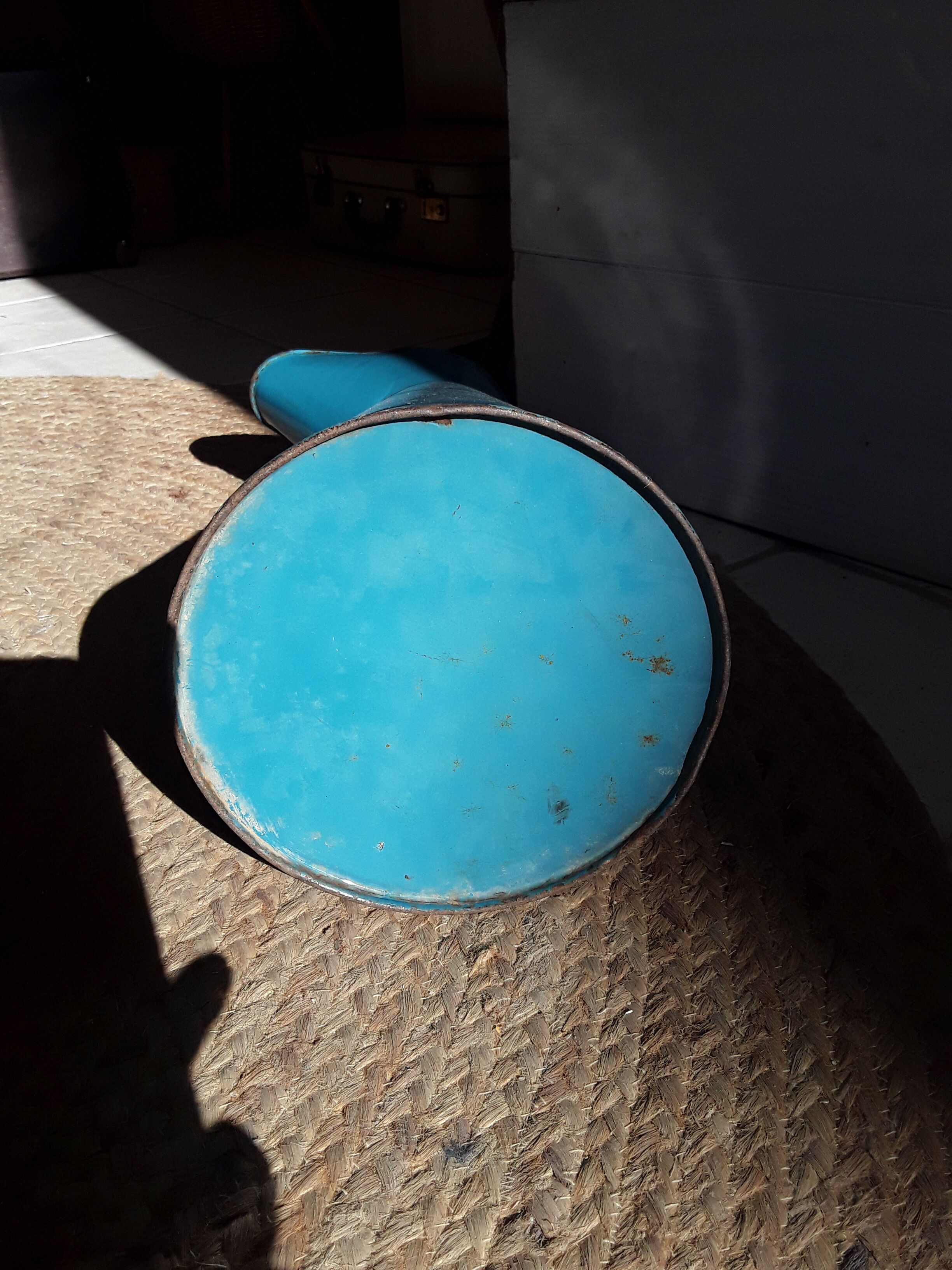 Enamelled sheet metal pitcher