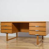 Mid-century modern oak desk from Eigil Petersens Møbelfabrik, Denmark, 1970s