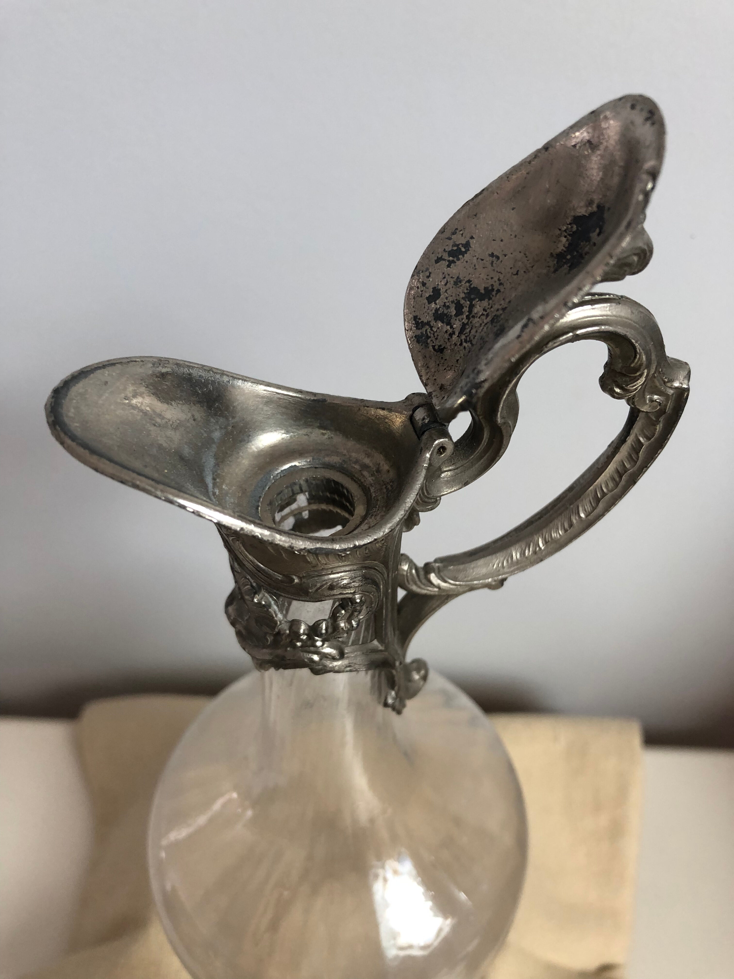 Ewer glass and silver metal