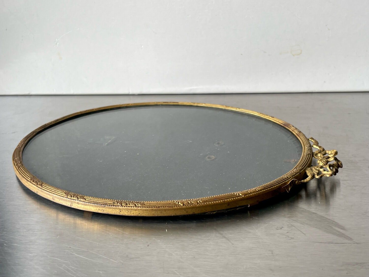 Antique metal gold colored oval picture frame brass 21.5 cm x 15.5 cm