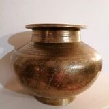 Pot à eau (vase) bénite antique en laiton d'Inde