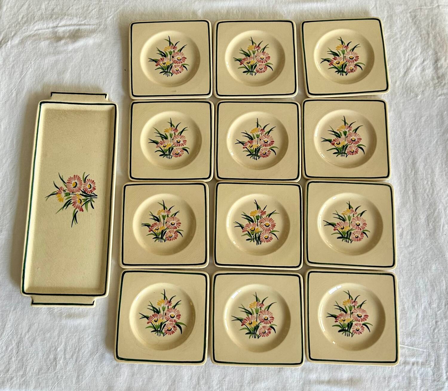 Cake service in Gien earthenware, Butterfly pattern, 1960s.