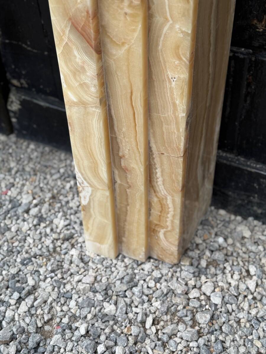 Cheminee Artdeco en onyx beige vers 1920