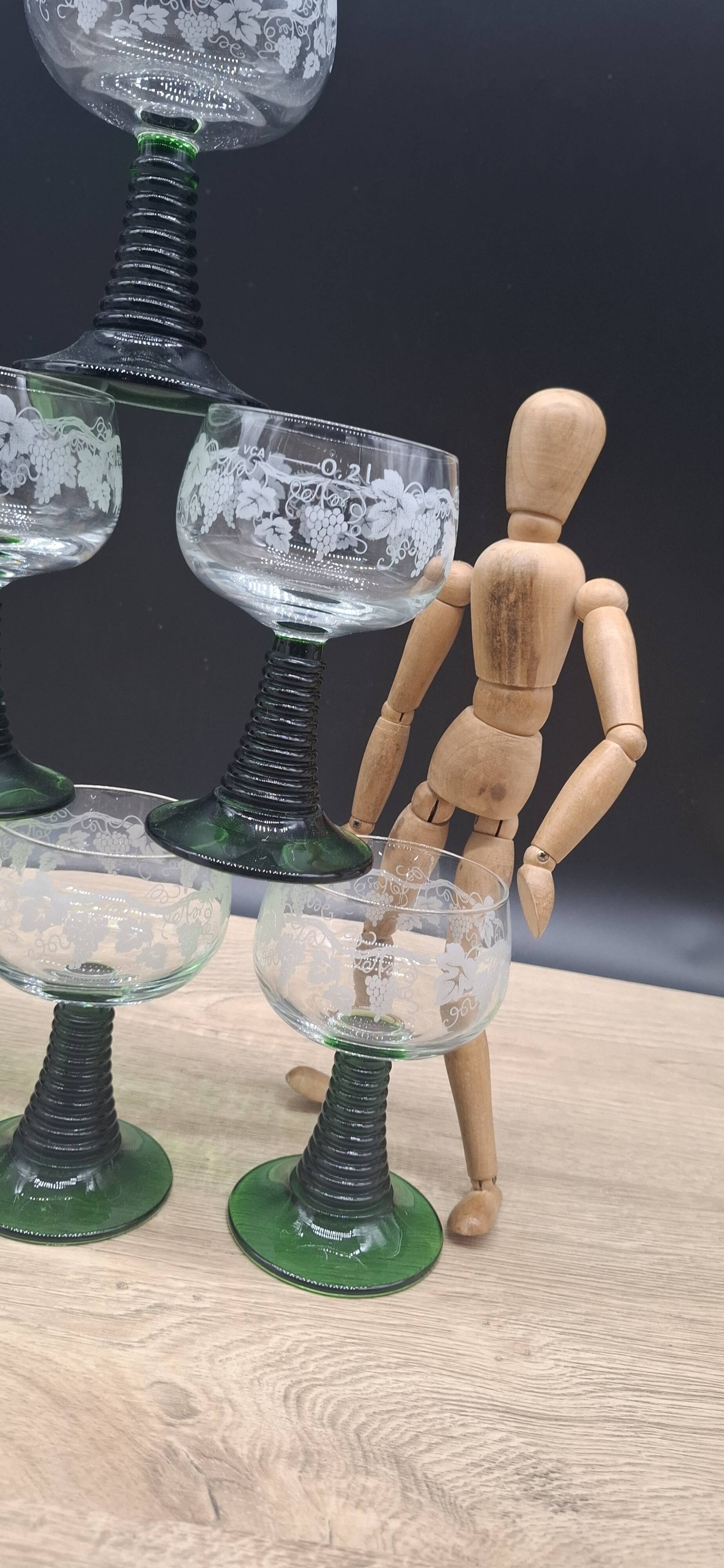 Set of 6 chiseled Roemer wine glasses