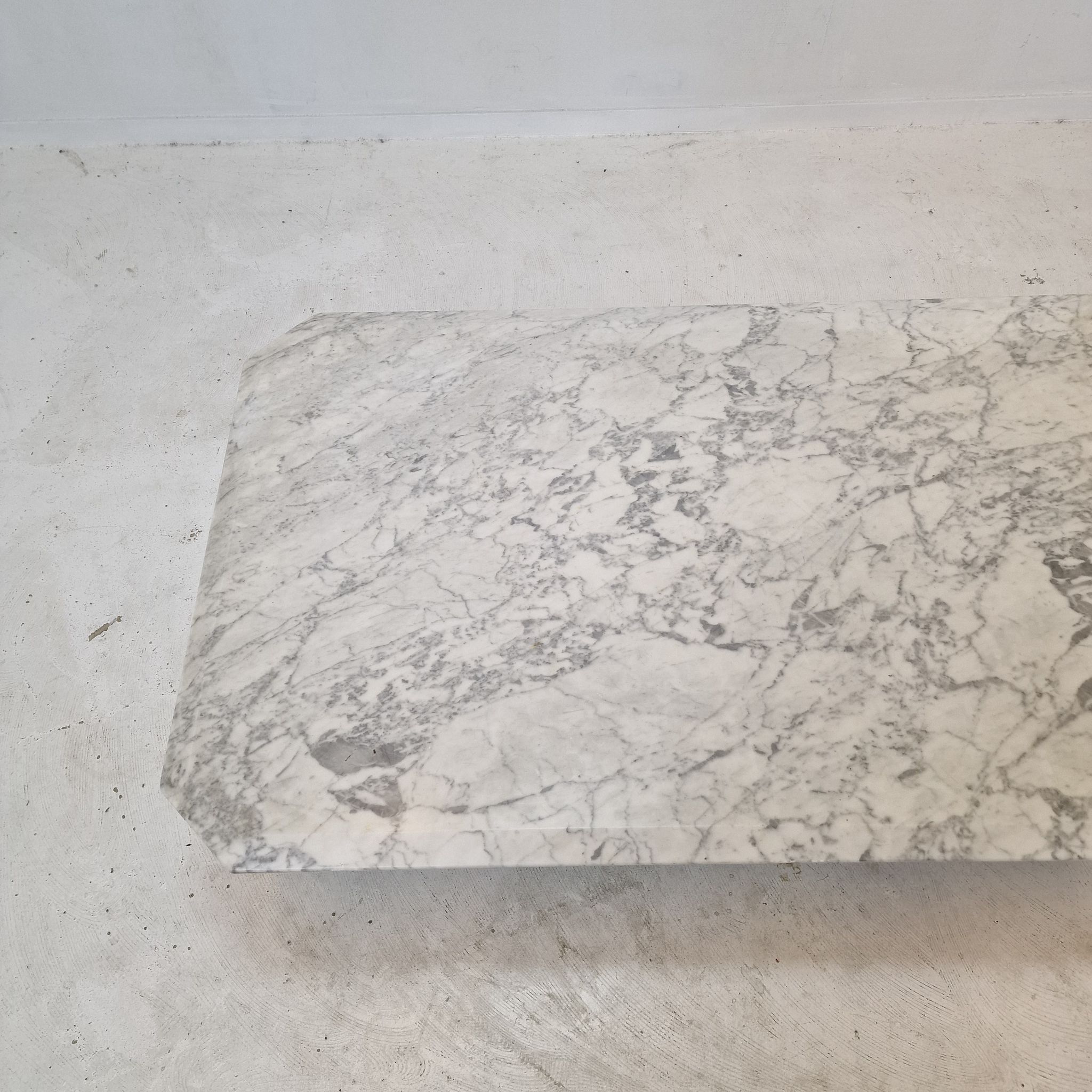 Table basse en marbre italien années 1970
