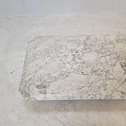 Table basse en marbre italien années 1970