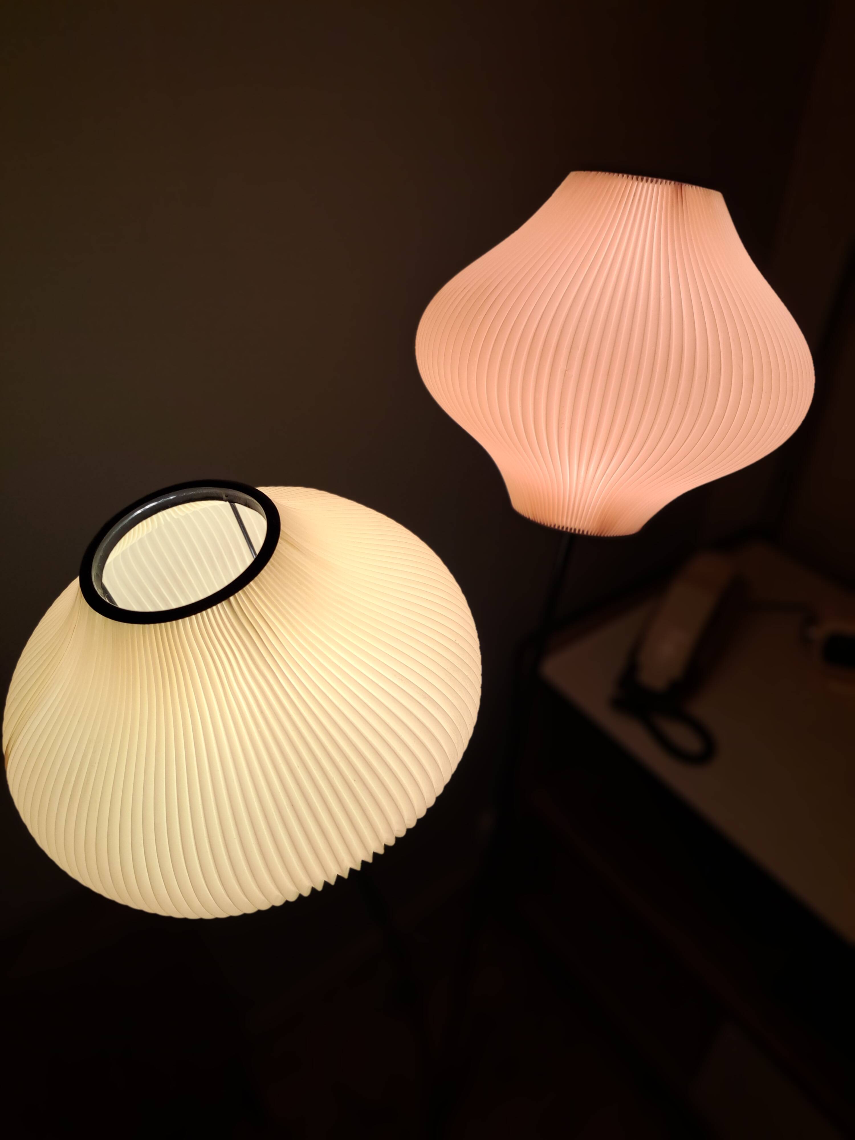 Tripod RISPAL 1950/60 pleated rhodoid floor lamp