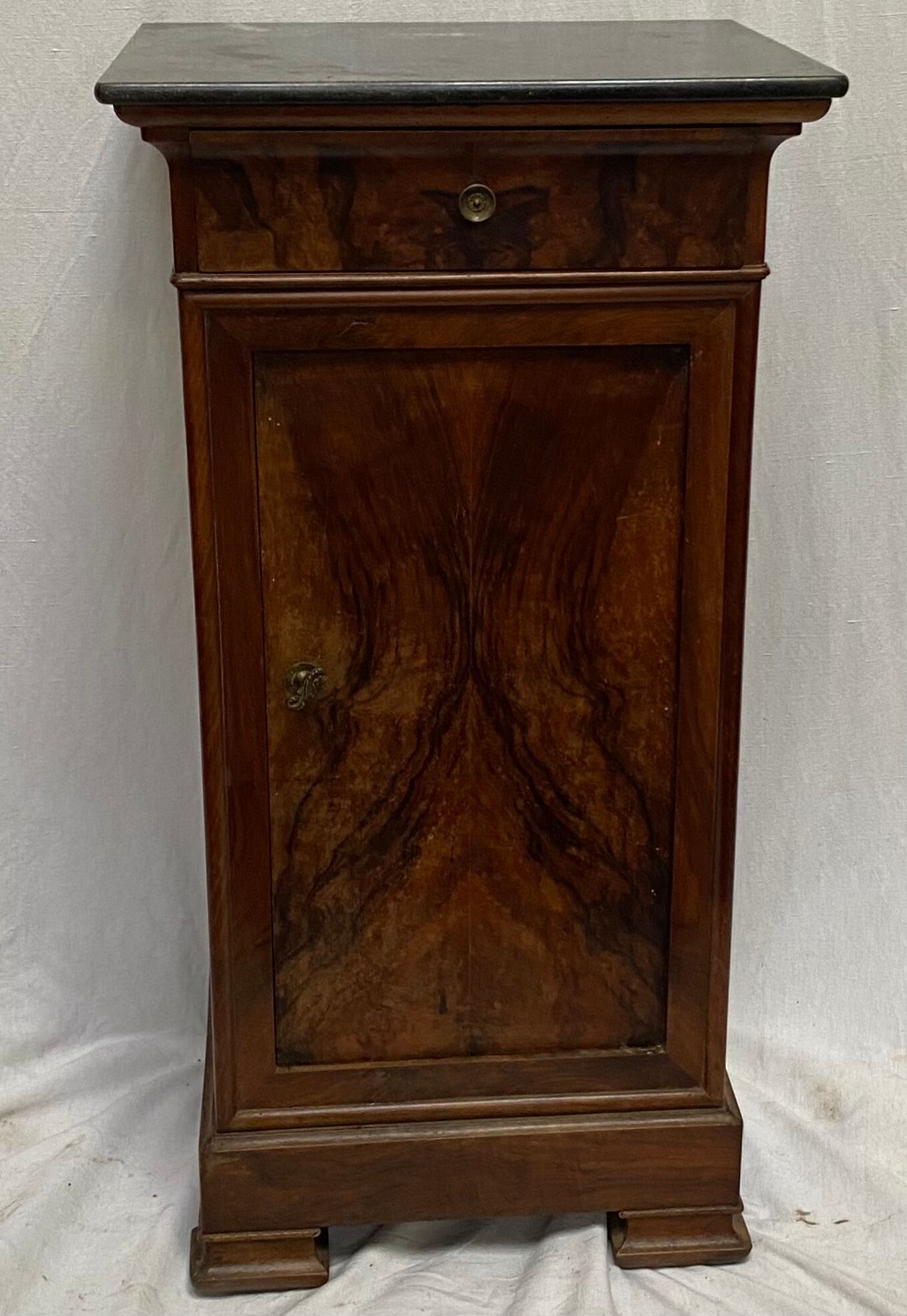 Walnut bedside and walnut veneer with marble, 1900