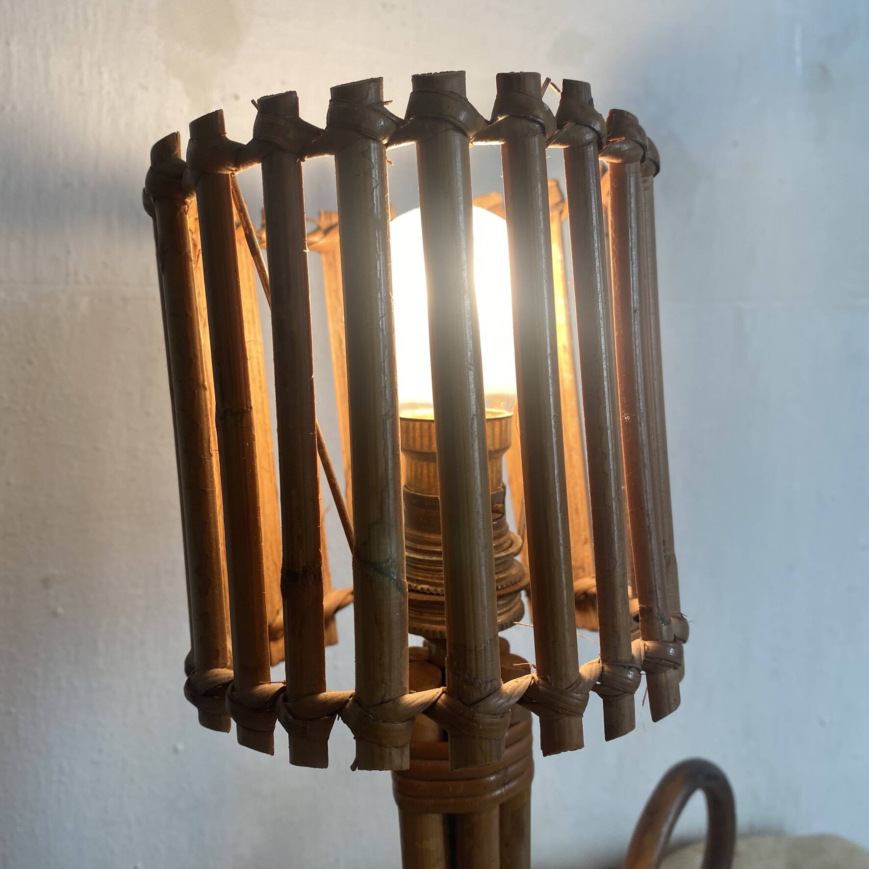 Vintage bedside table in rattan and bamboo, 1960s-70s, H29 cm.
