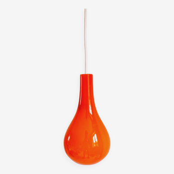 Suspension scandinave en opaline orange, années 1960