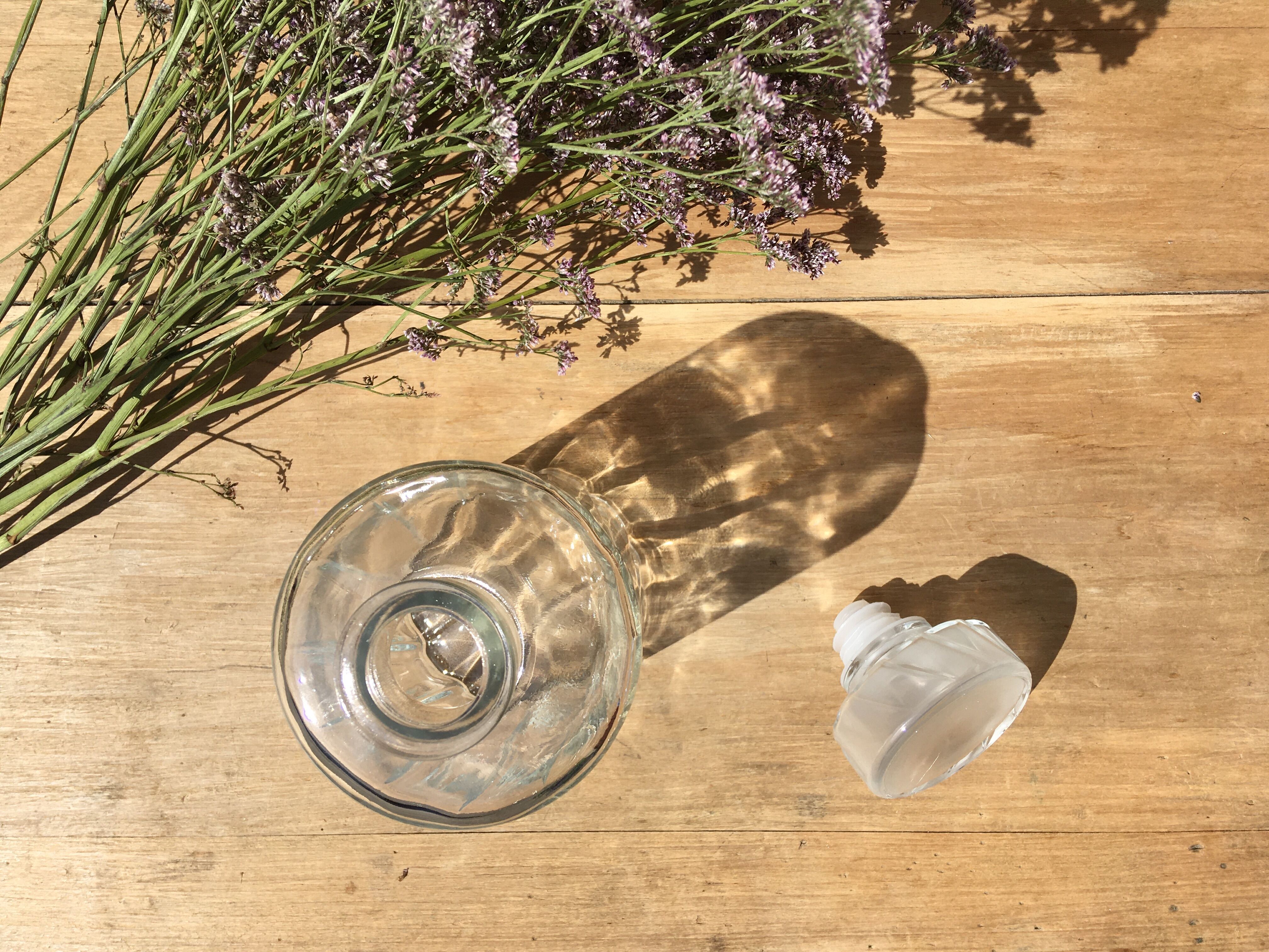 Round whiskey decanter