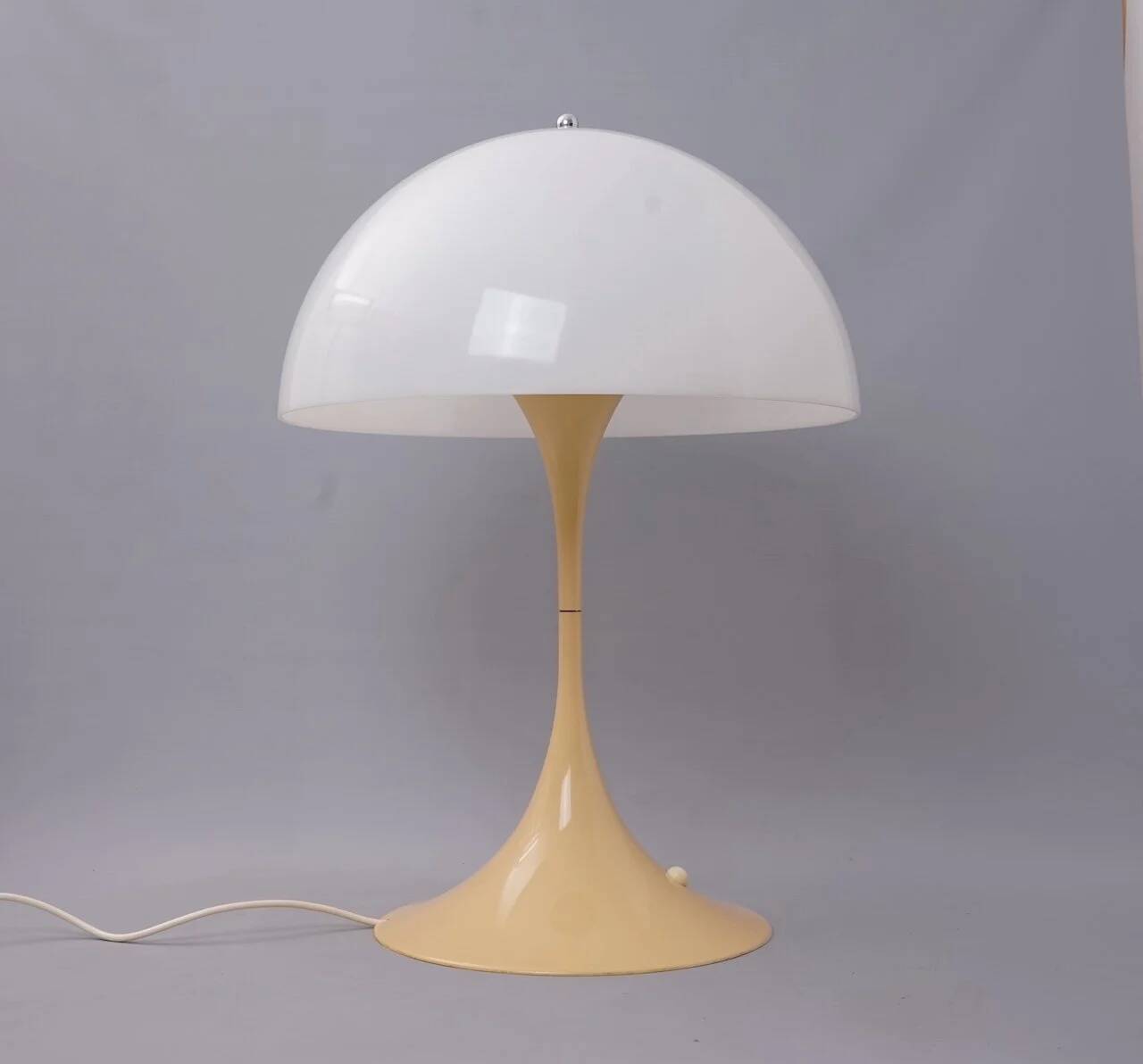 Lampe de table Panthella de Verner Panton pour Louis Poulsen