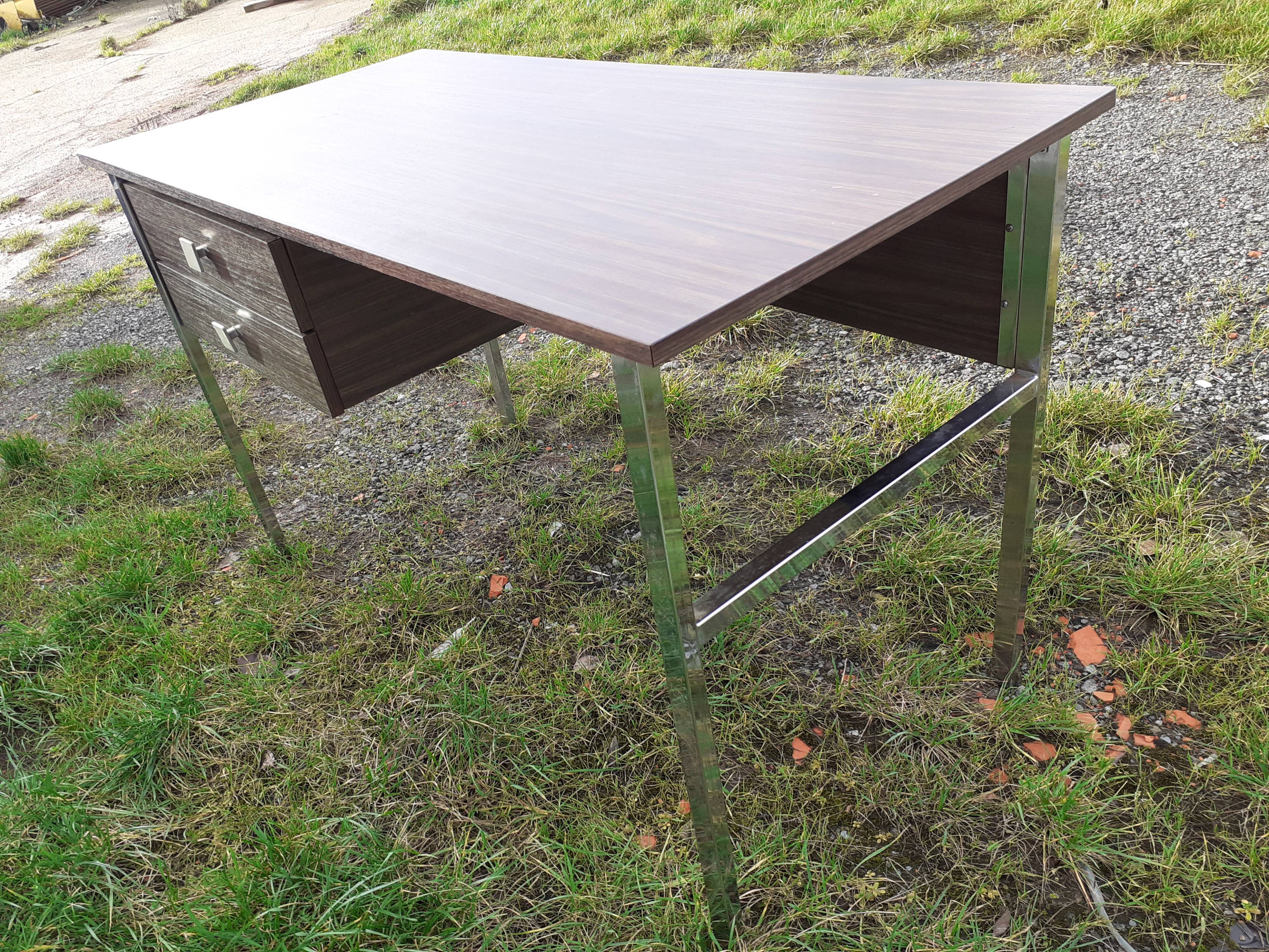 Desk model senior by Pierre Guariche for Meurop