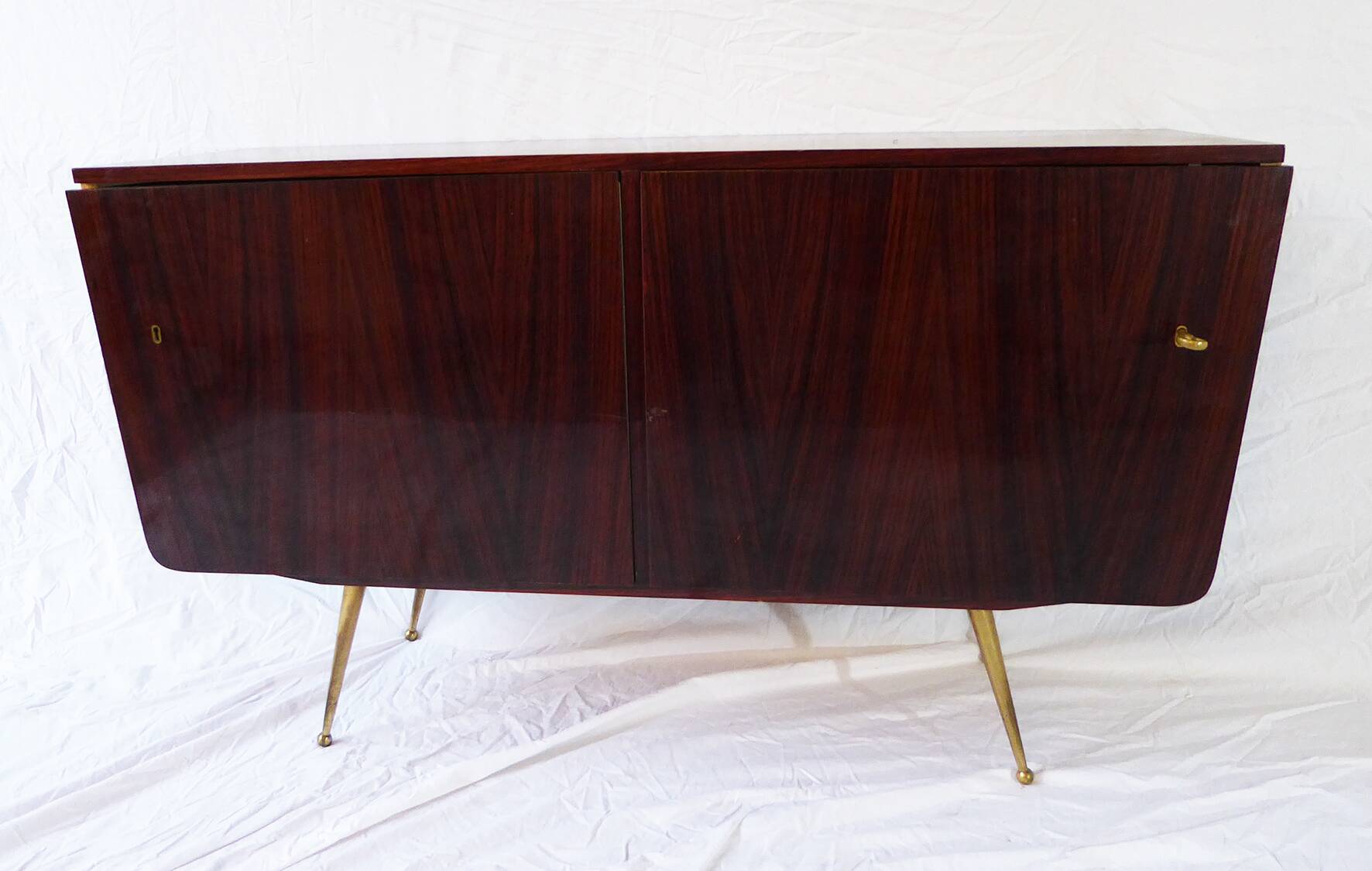 Chest of 2 doors with brass legs