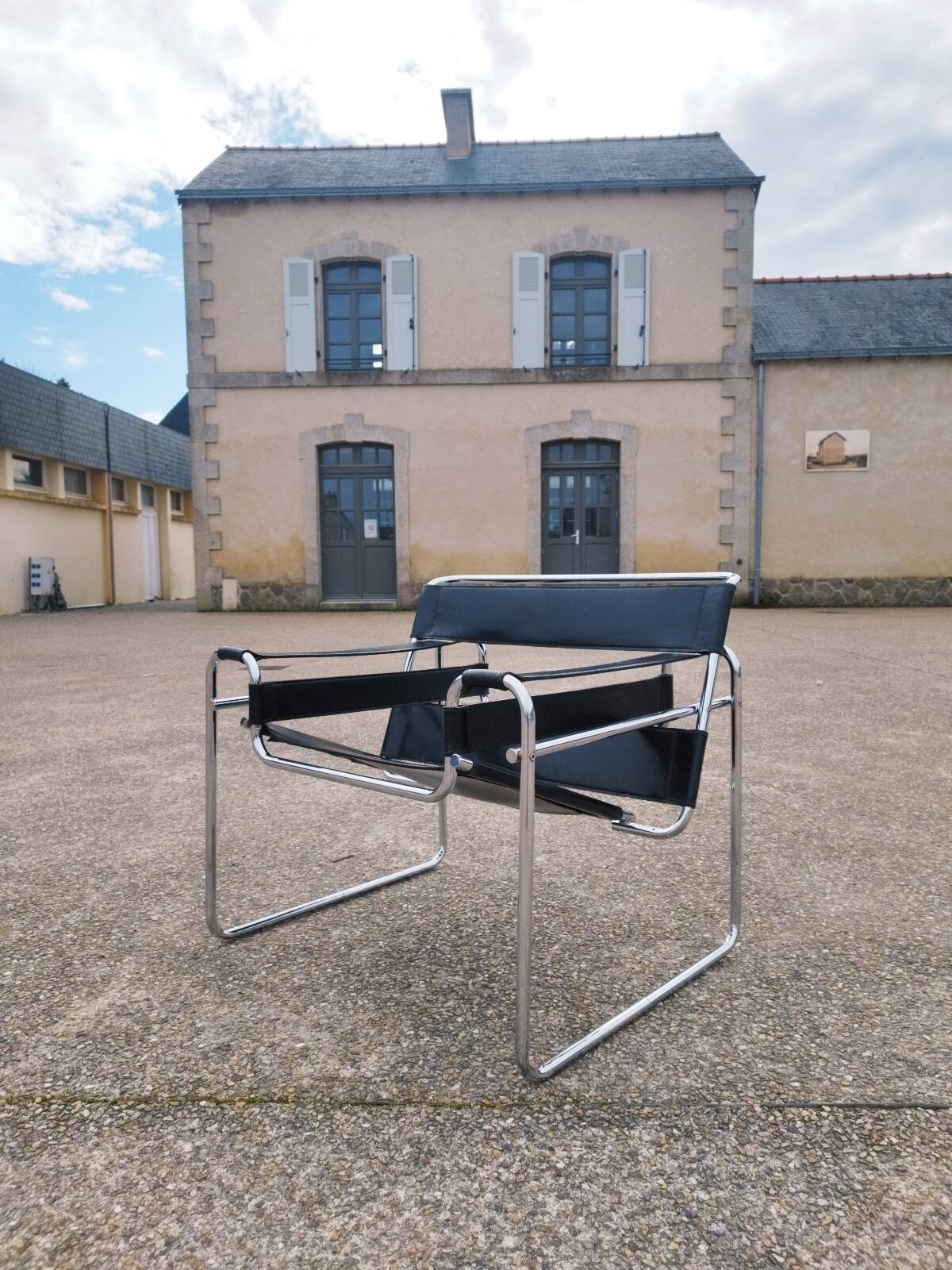 B3 Wassily armchair by Marcel Breuer design