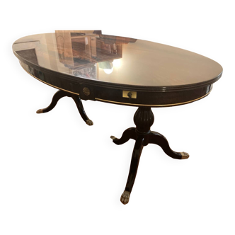Oval dining table