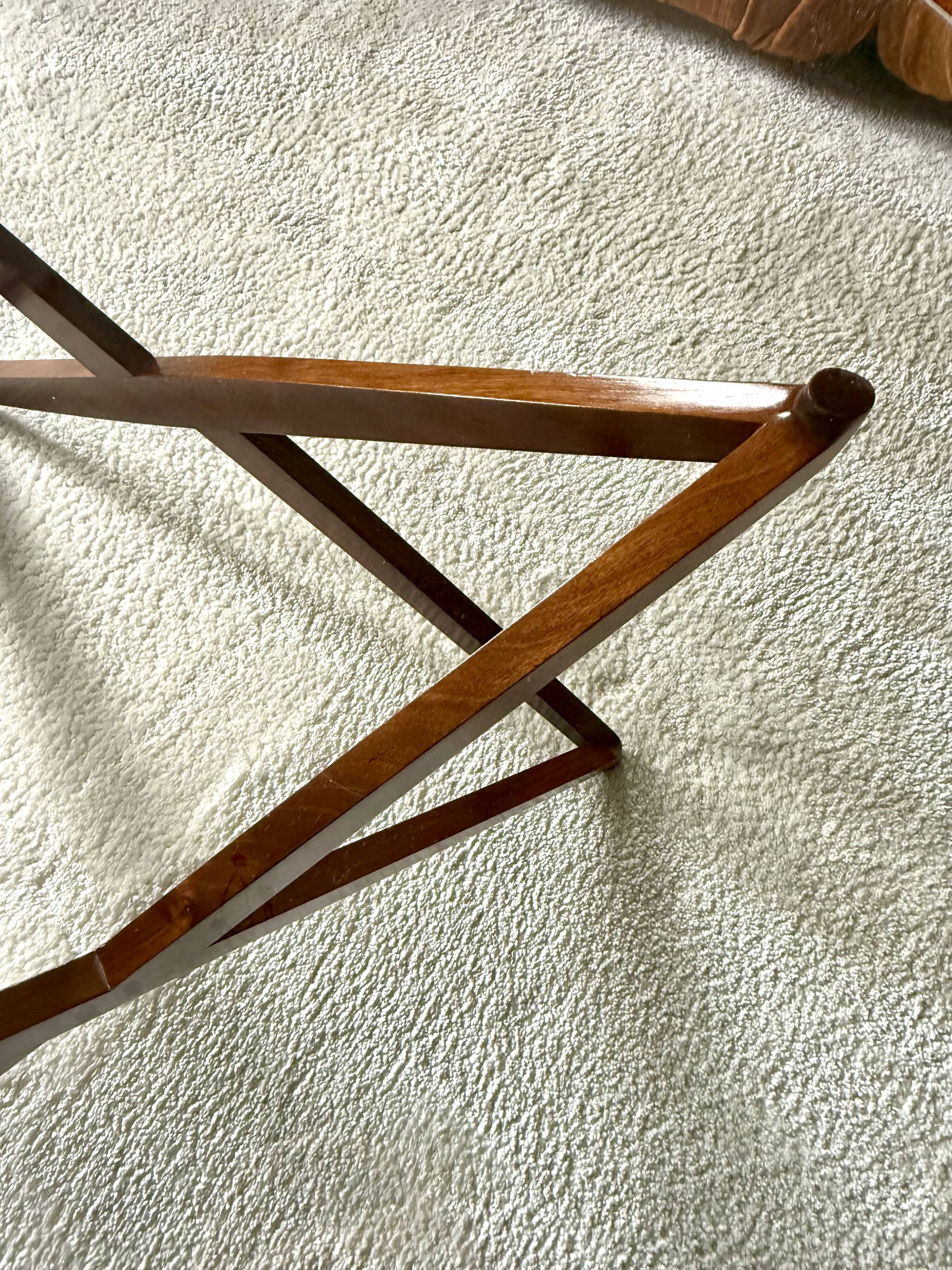 Table basse piétement sculptural par Angelo Ostuni