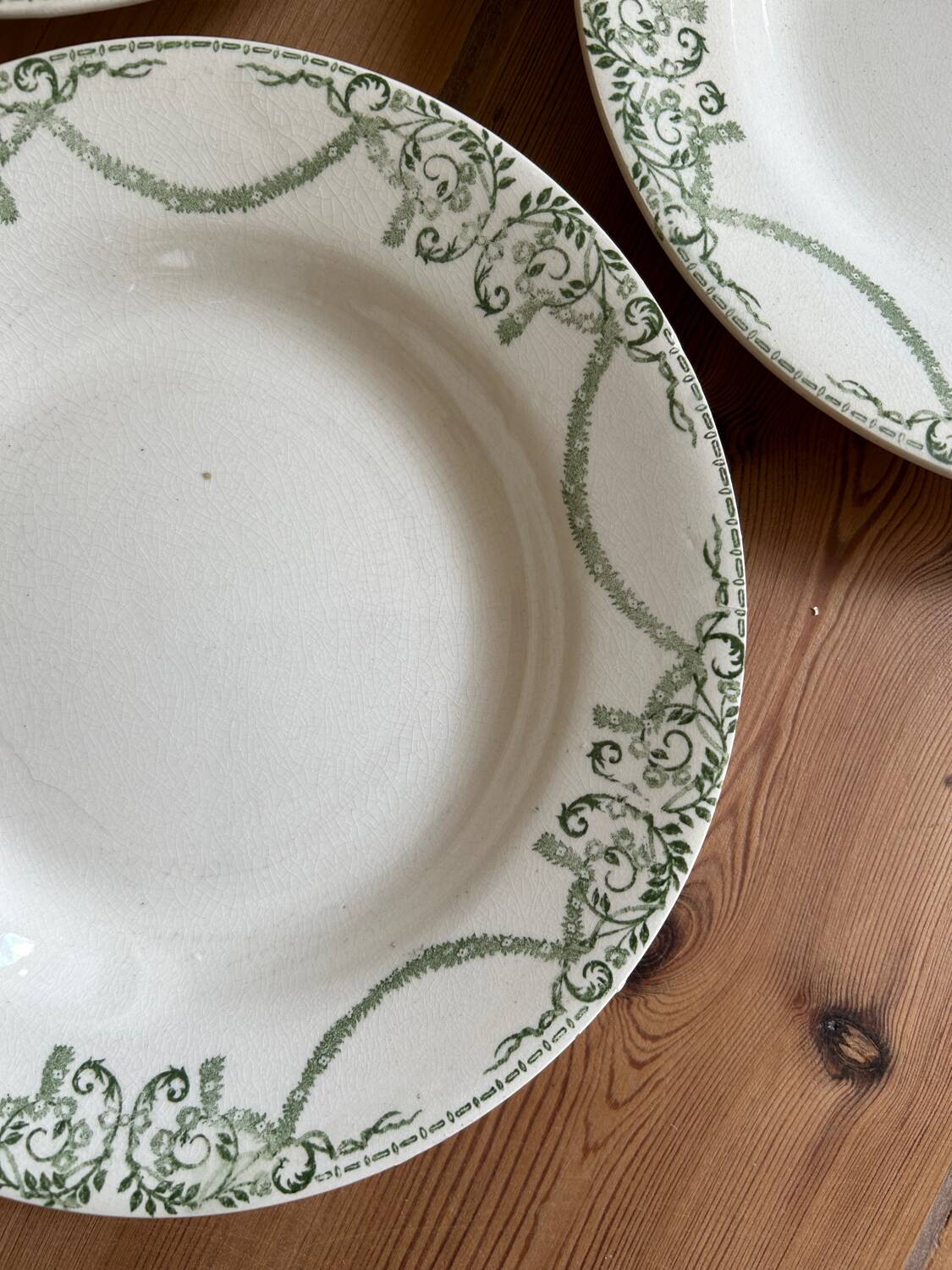 Set of 6 old soup plates
