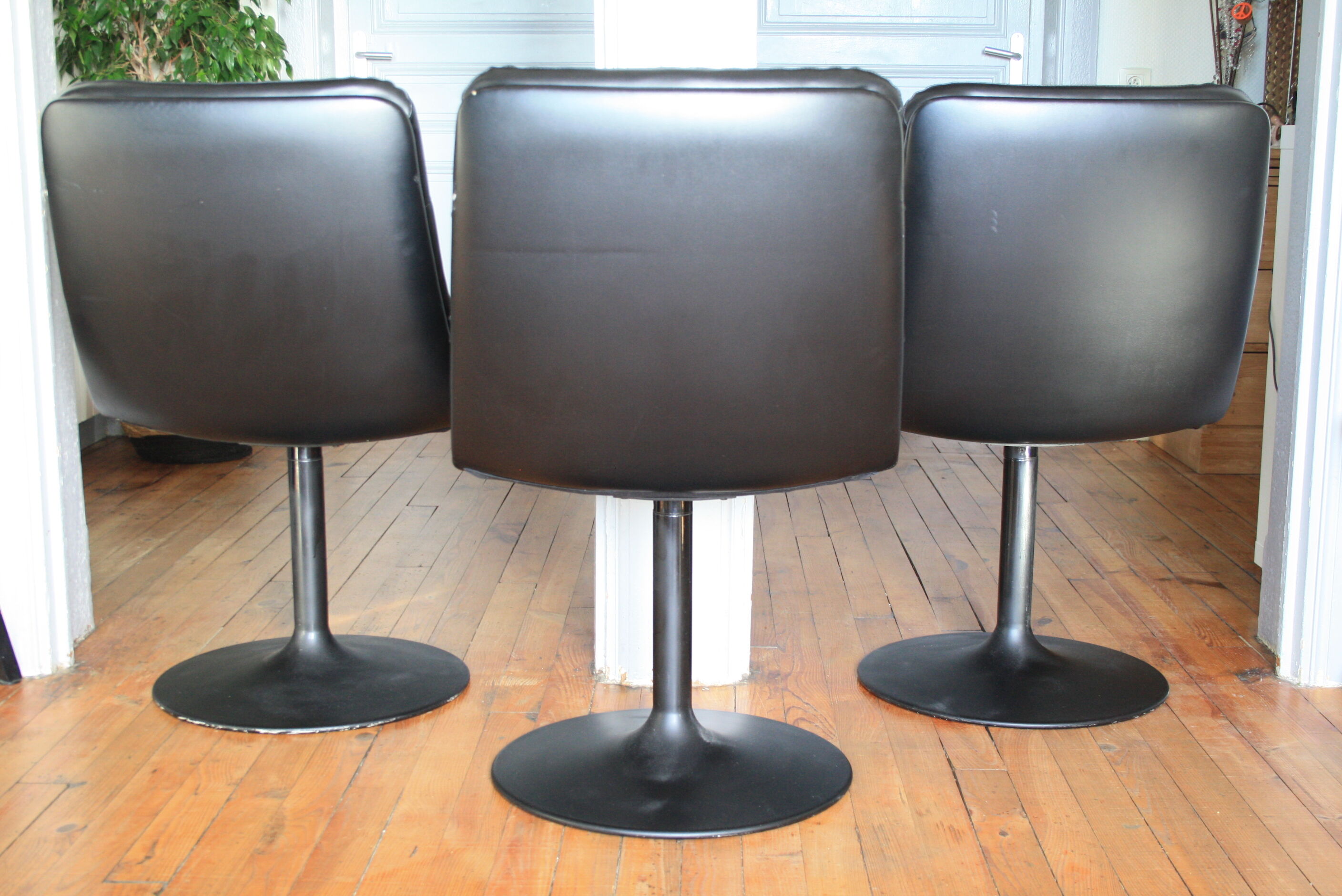 Office chair Artifort by G. Harcourt