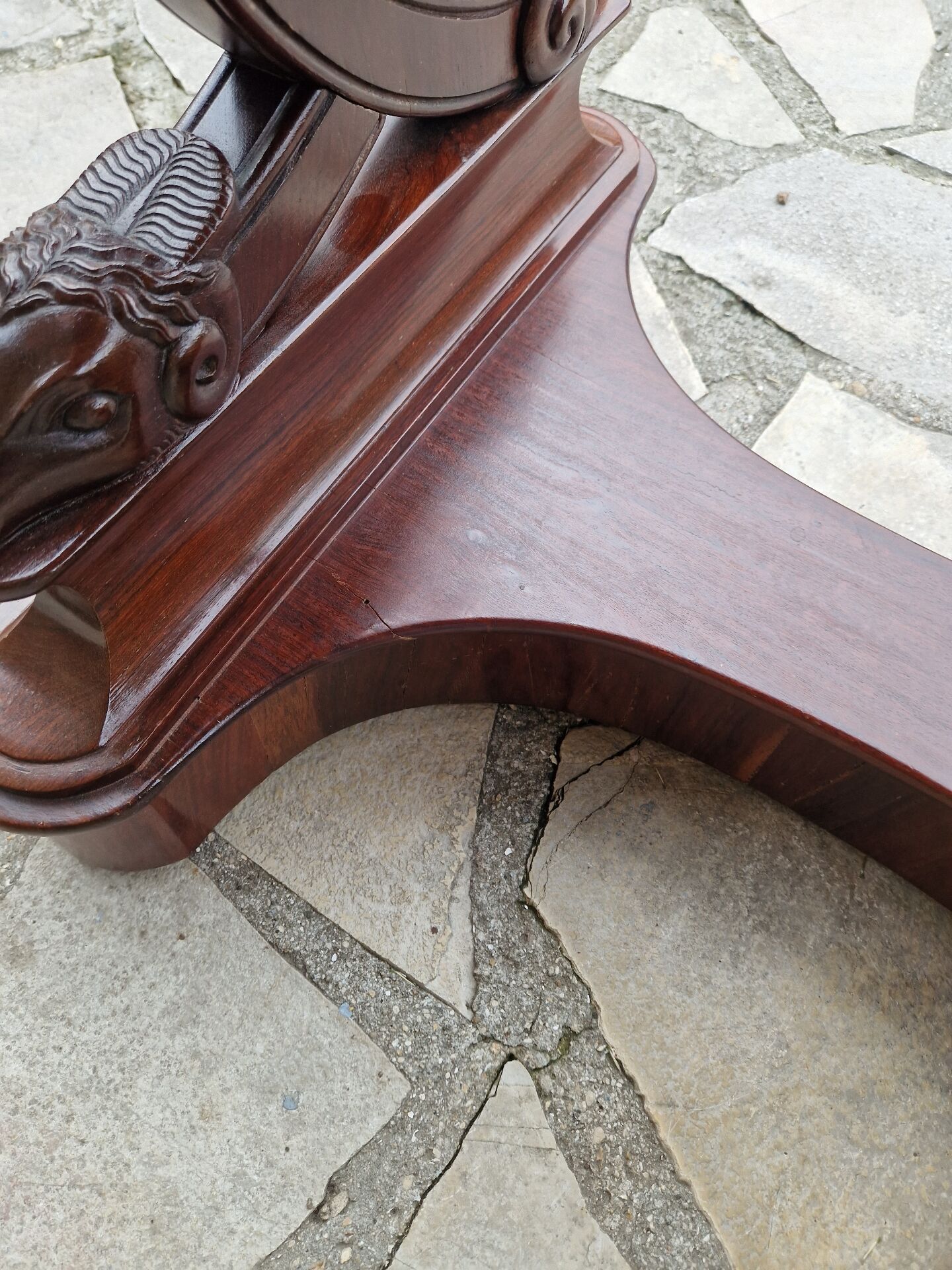 Table à Ouvrage d'époque Restauration En Acajou